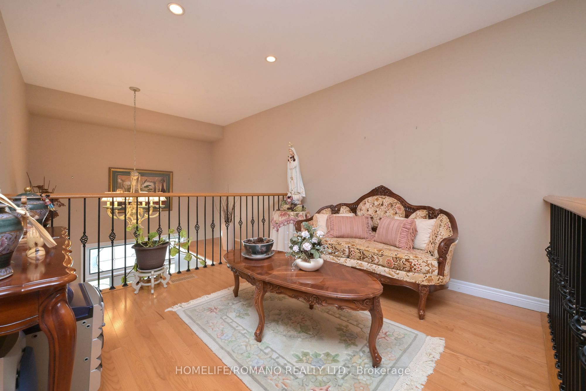 1052 Greenhill Avenue Property Photo 17