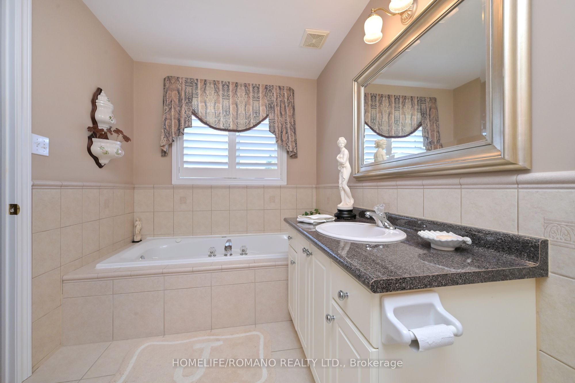 1052 Greenhill Avenue Property Photo 21