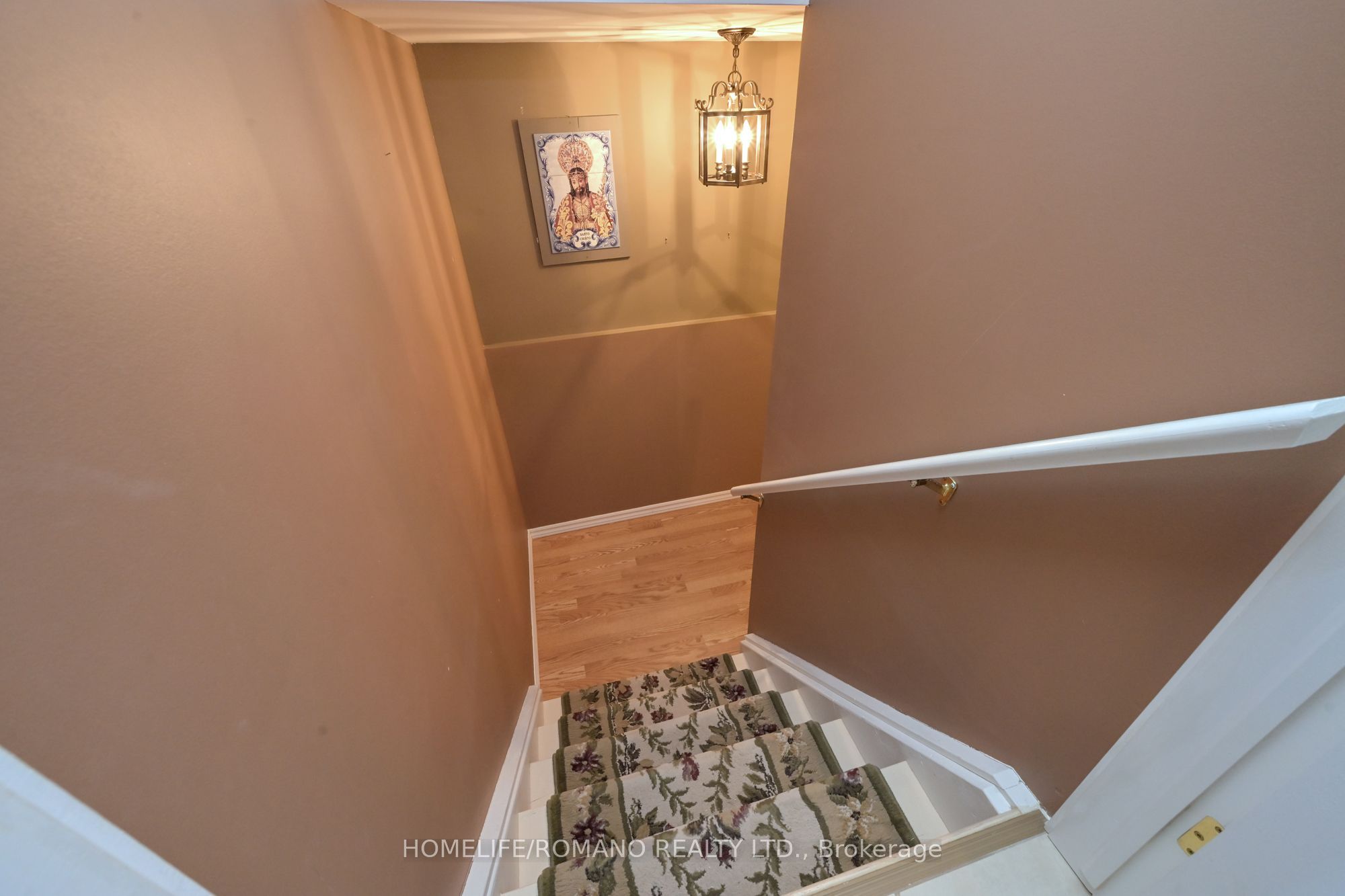 1052 Greenhill Avenue Property Photo 30