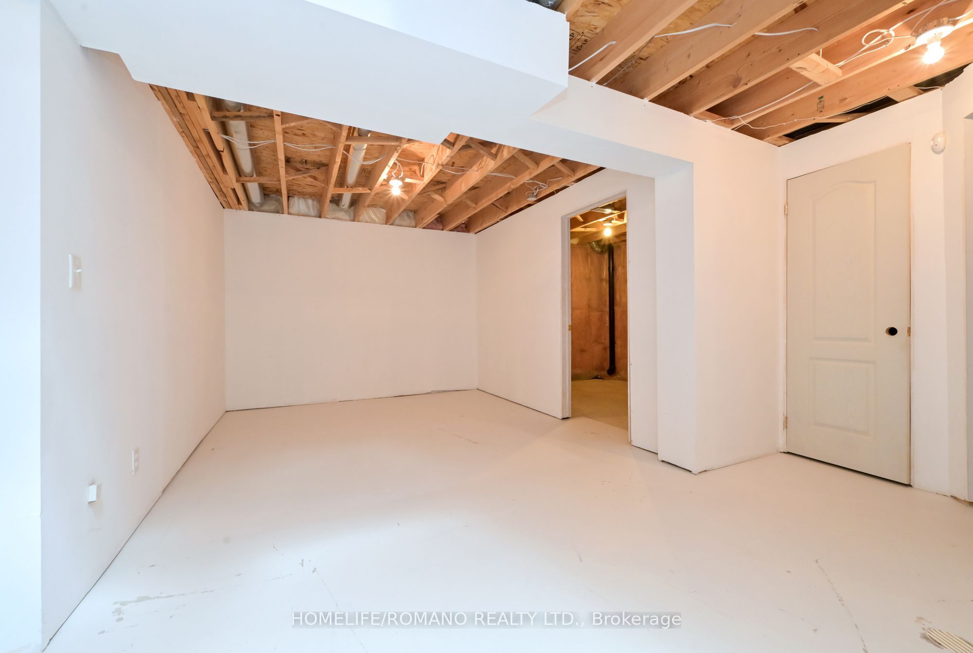 1052 Greenhill Avenue Property Photo 31