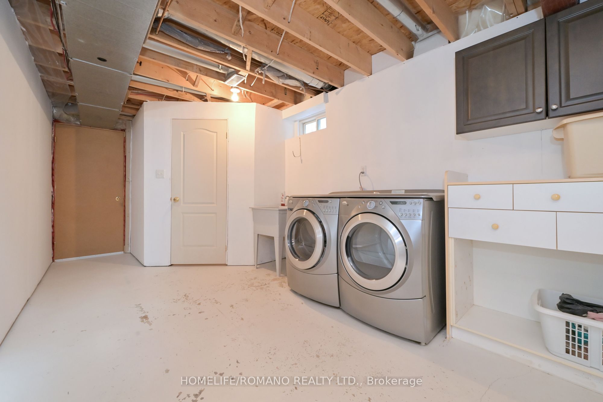1052 Greenhill Avenue Property Photo 32