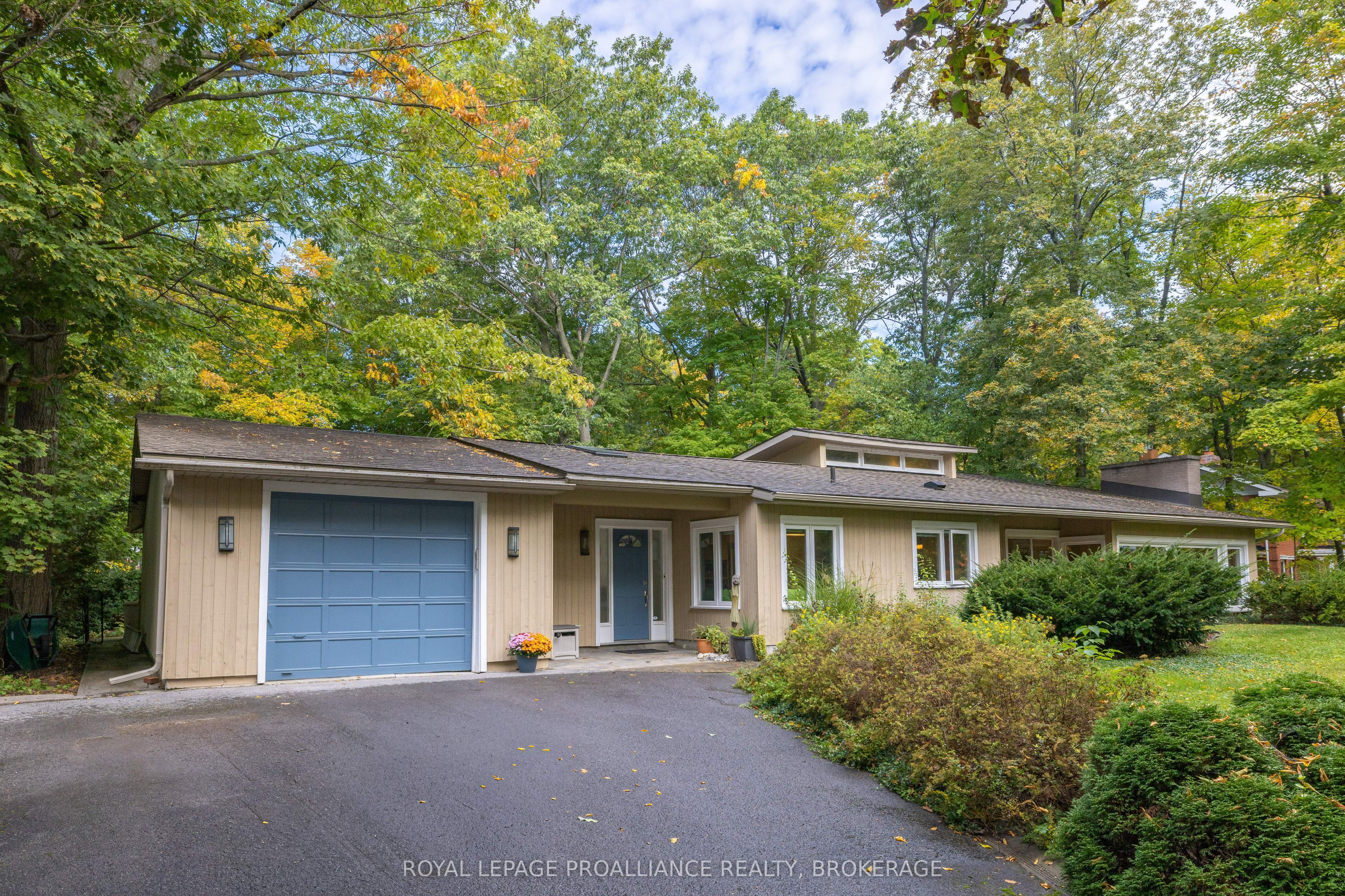 27 Riverside Drive Property Photo 1