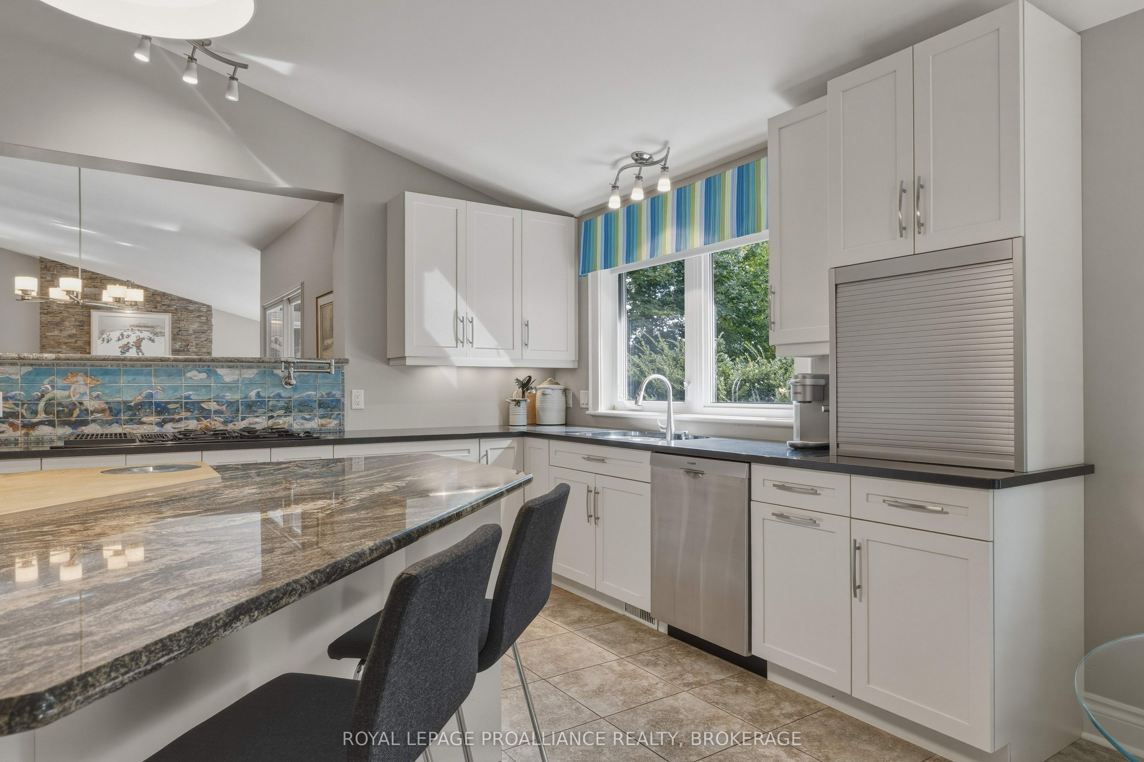 27 Riverside Drive Property Photo 10