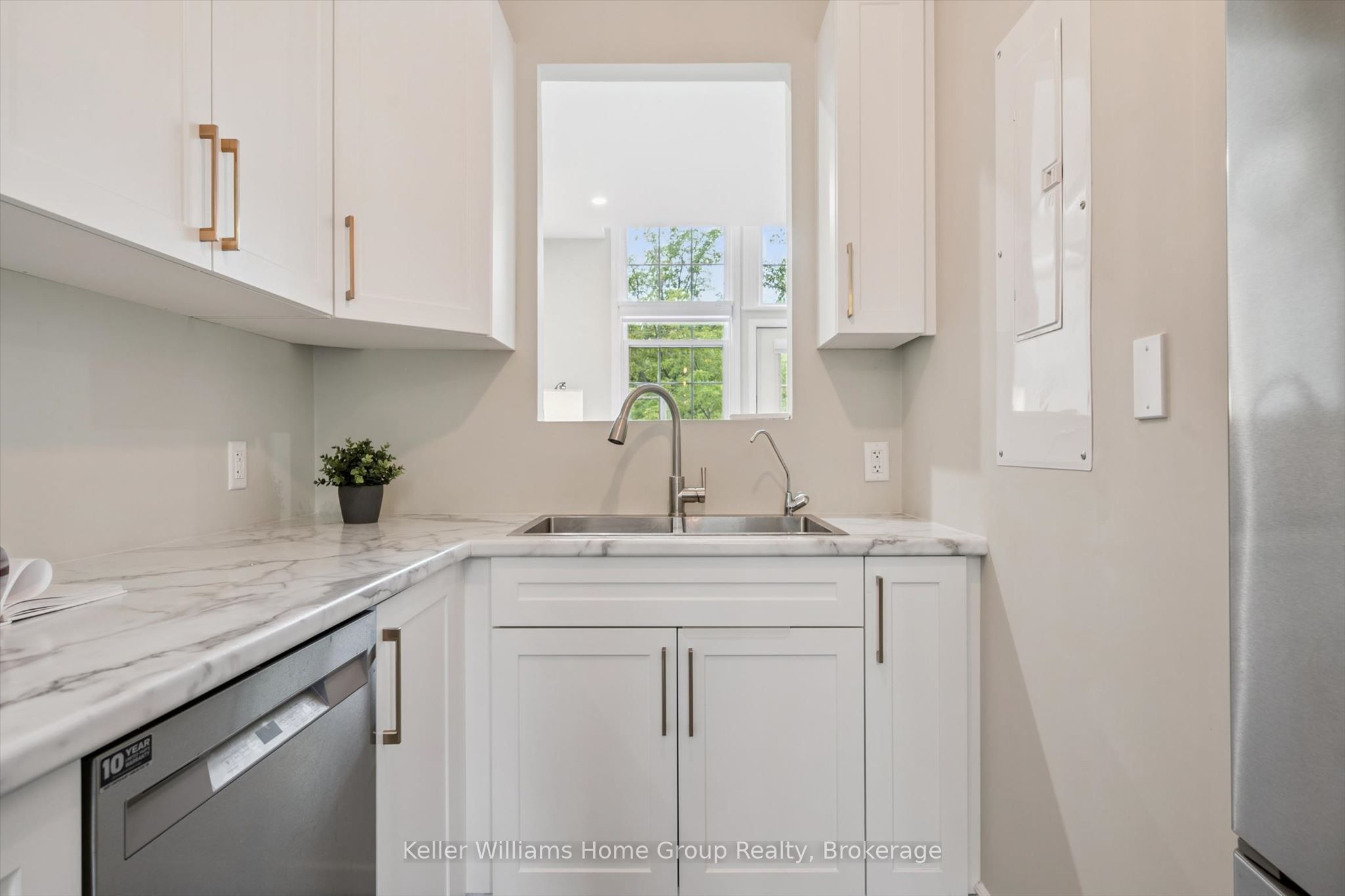196 Arthur Street N 6 Property Photo 22