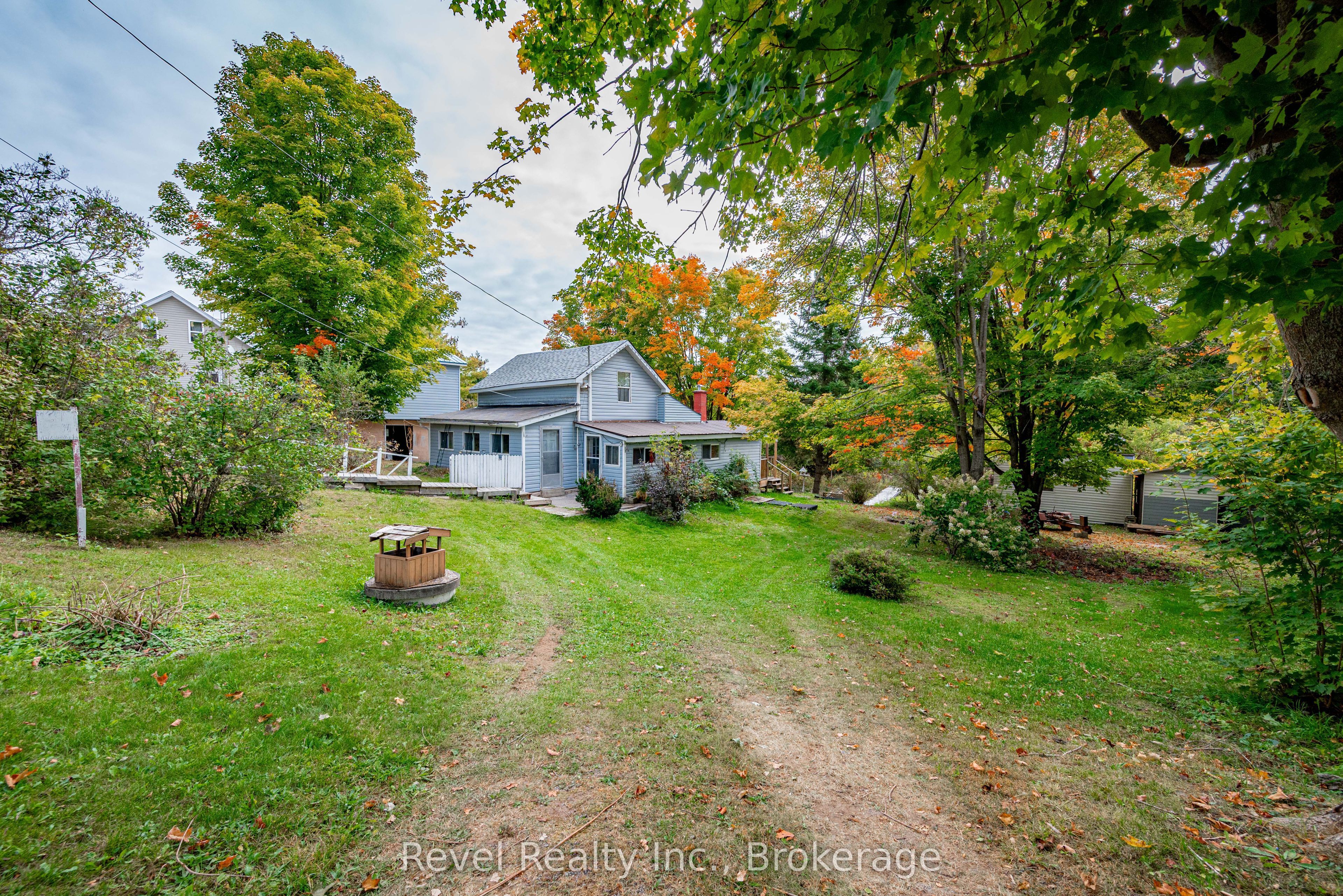 14 Richmond Street E Property Photo 1