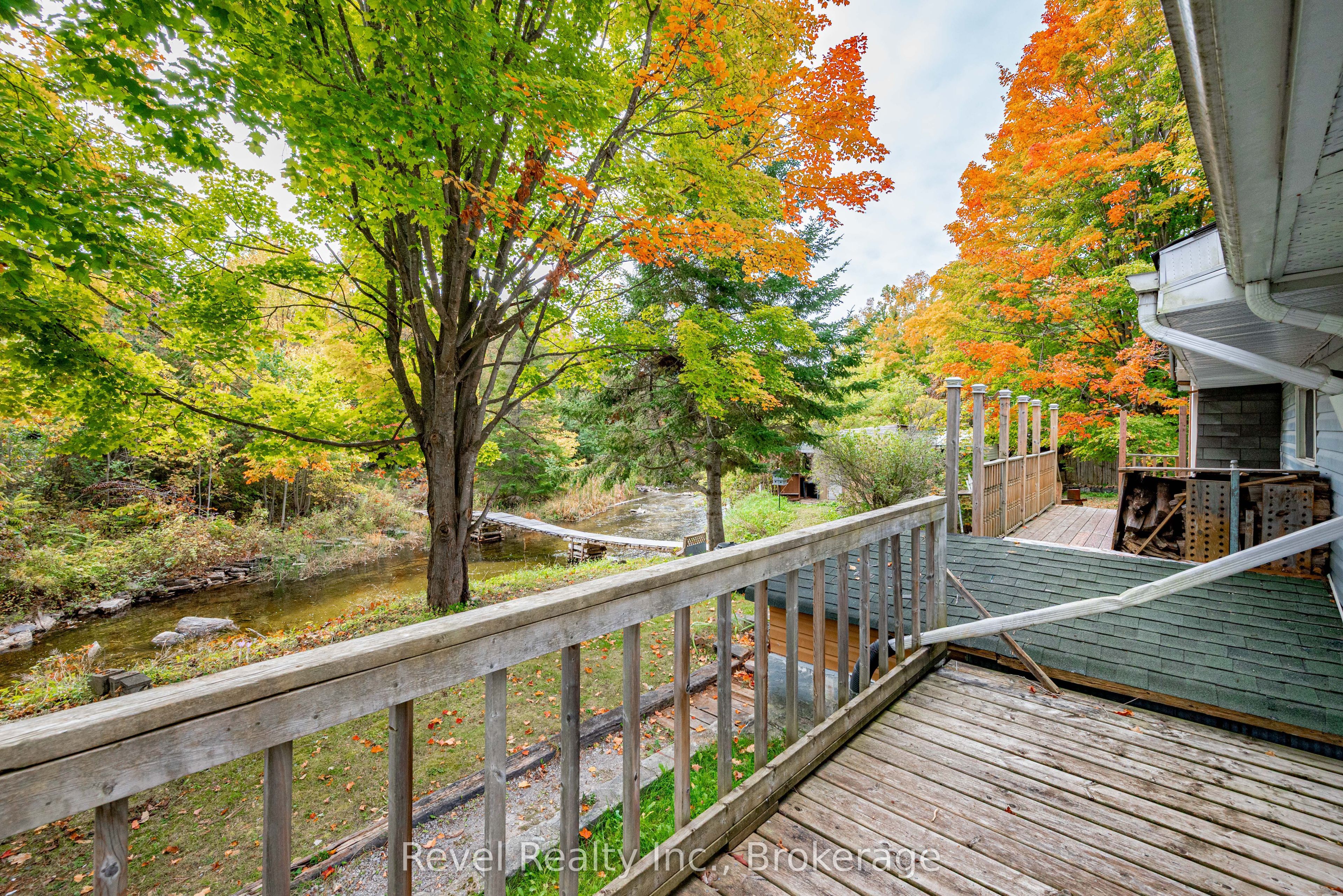 14 Richmond Street E Property Photo 5