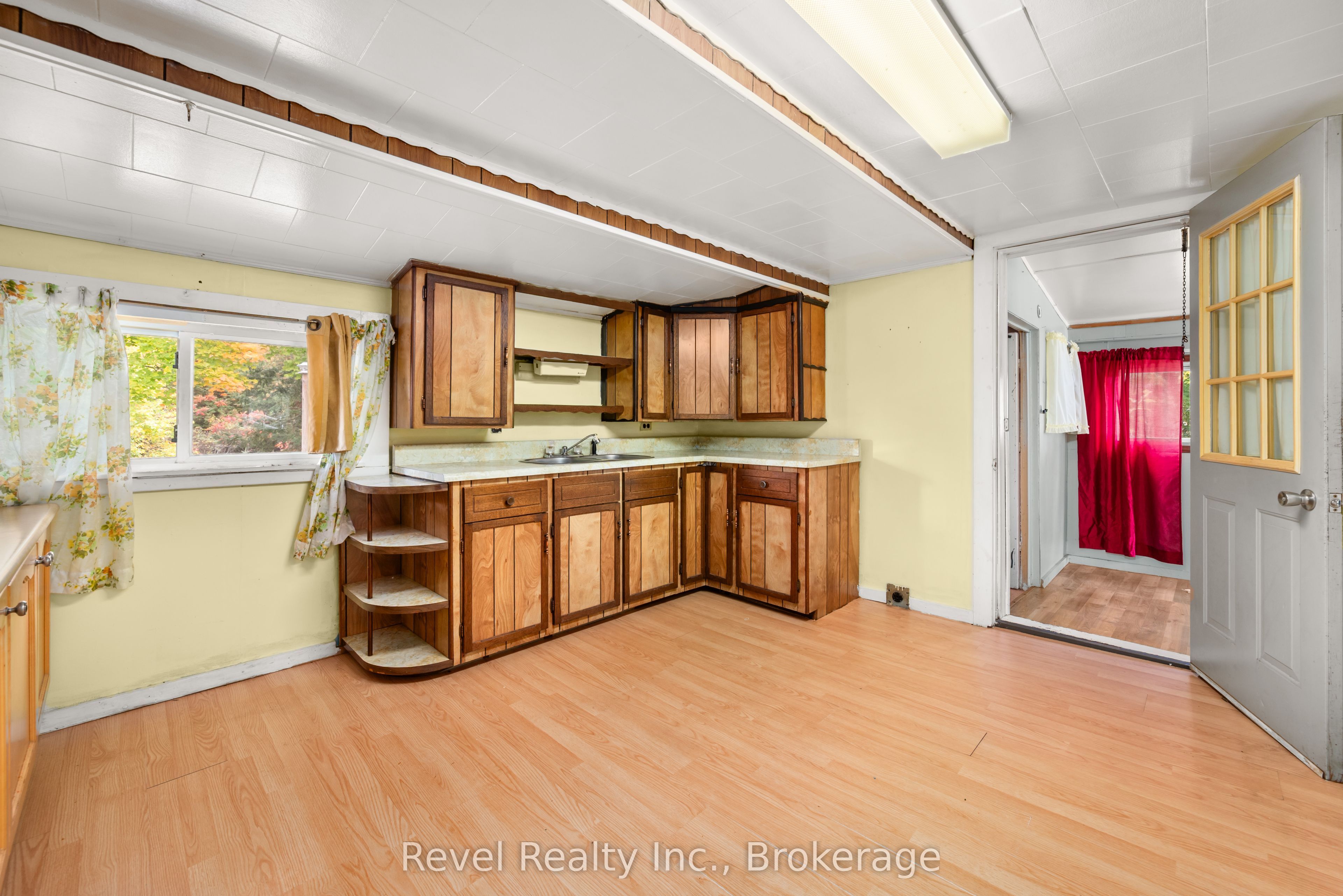 14 Richmond Street E Property Photo 18