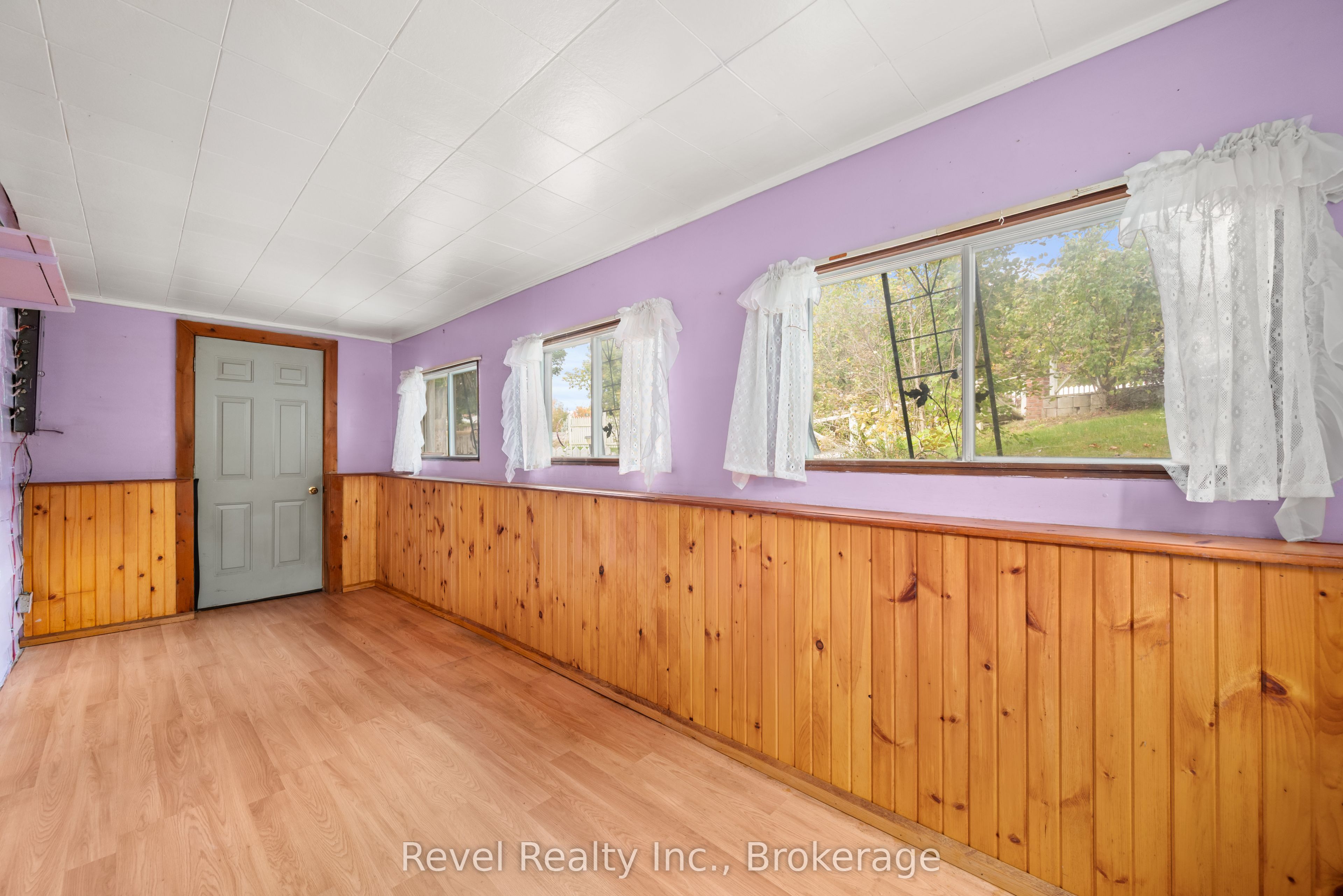 14 Richmond Street E Property Photo 20