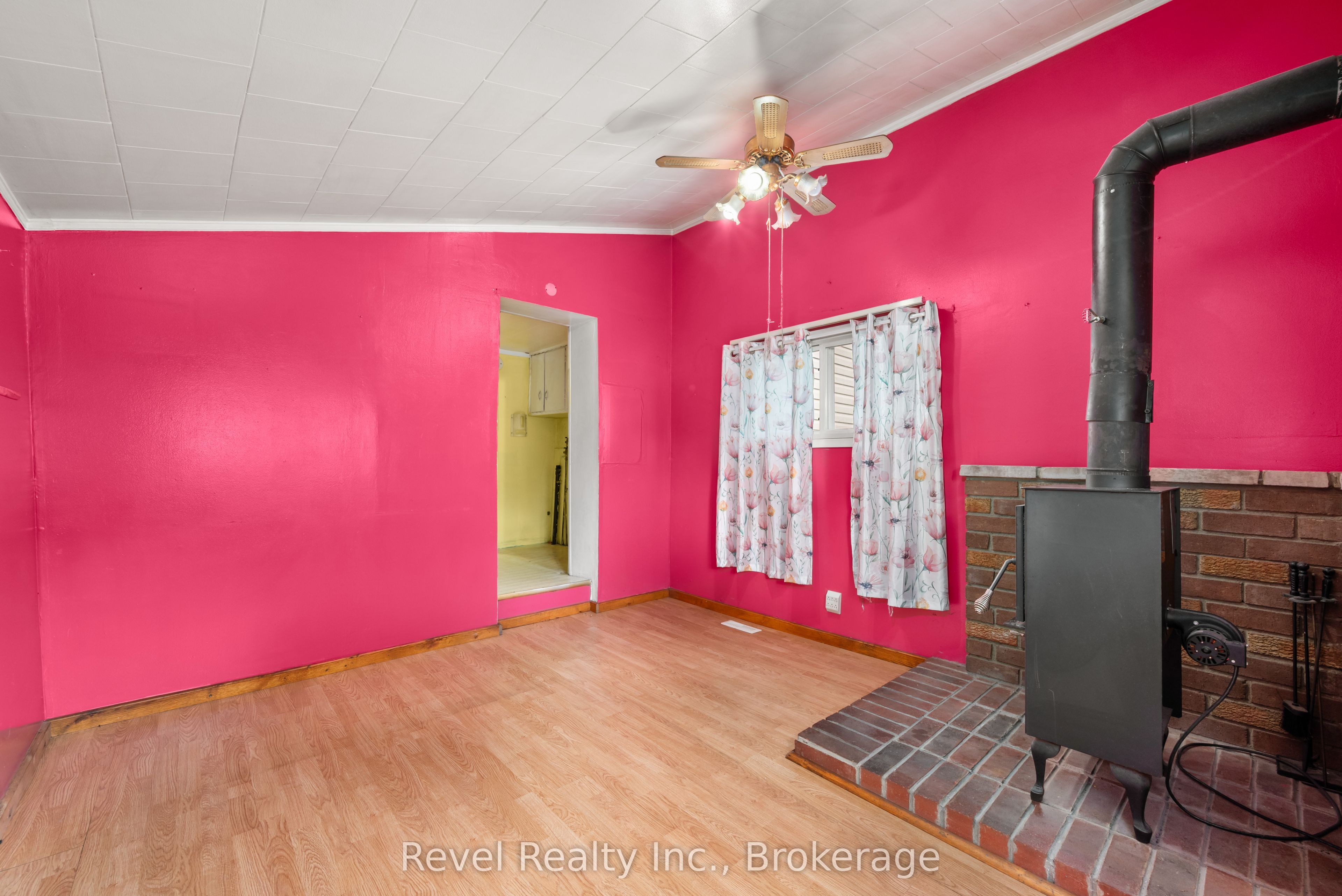 14 Richmond Street E Property Photo 22
