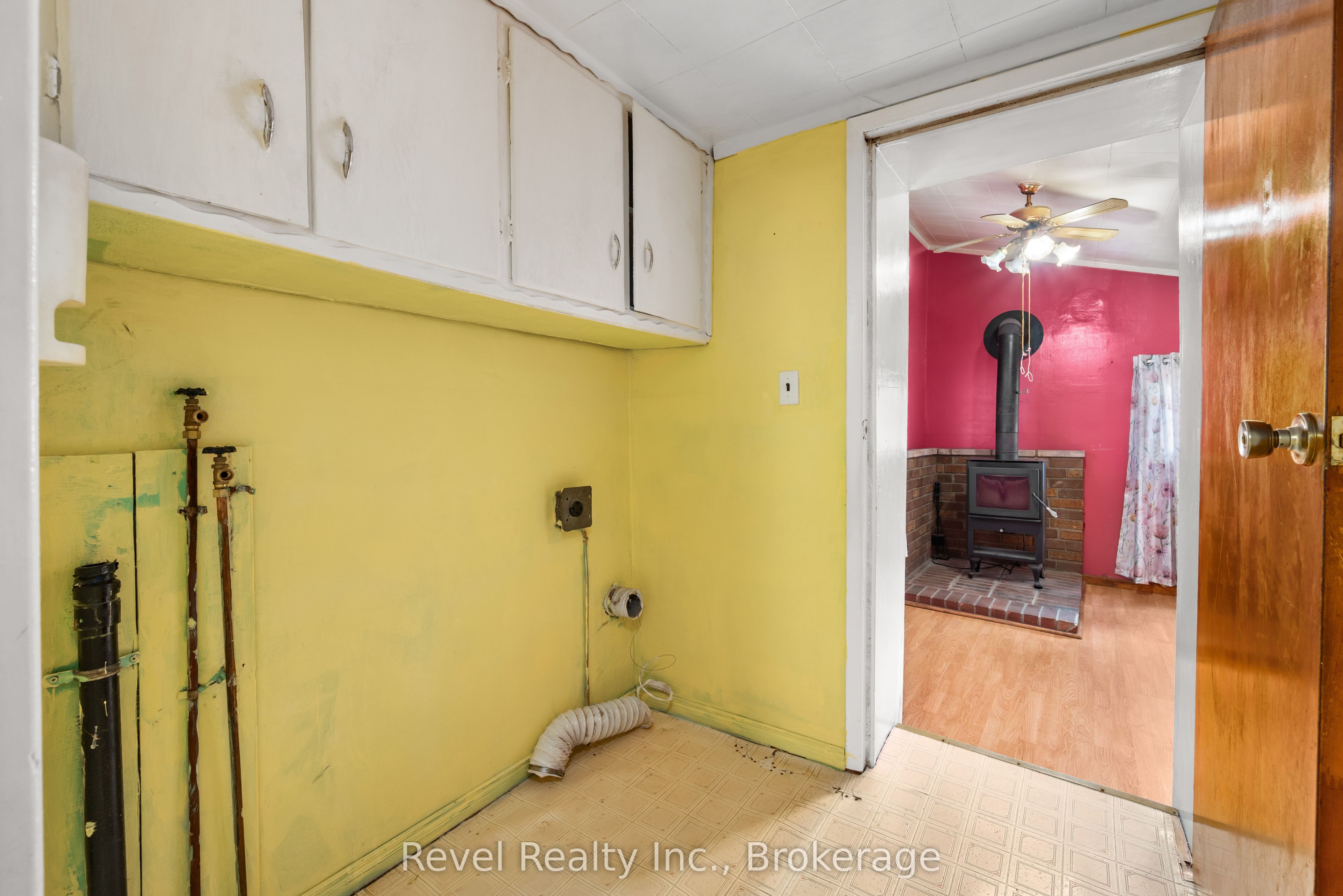 14 Richmond Street E Property Photo 24