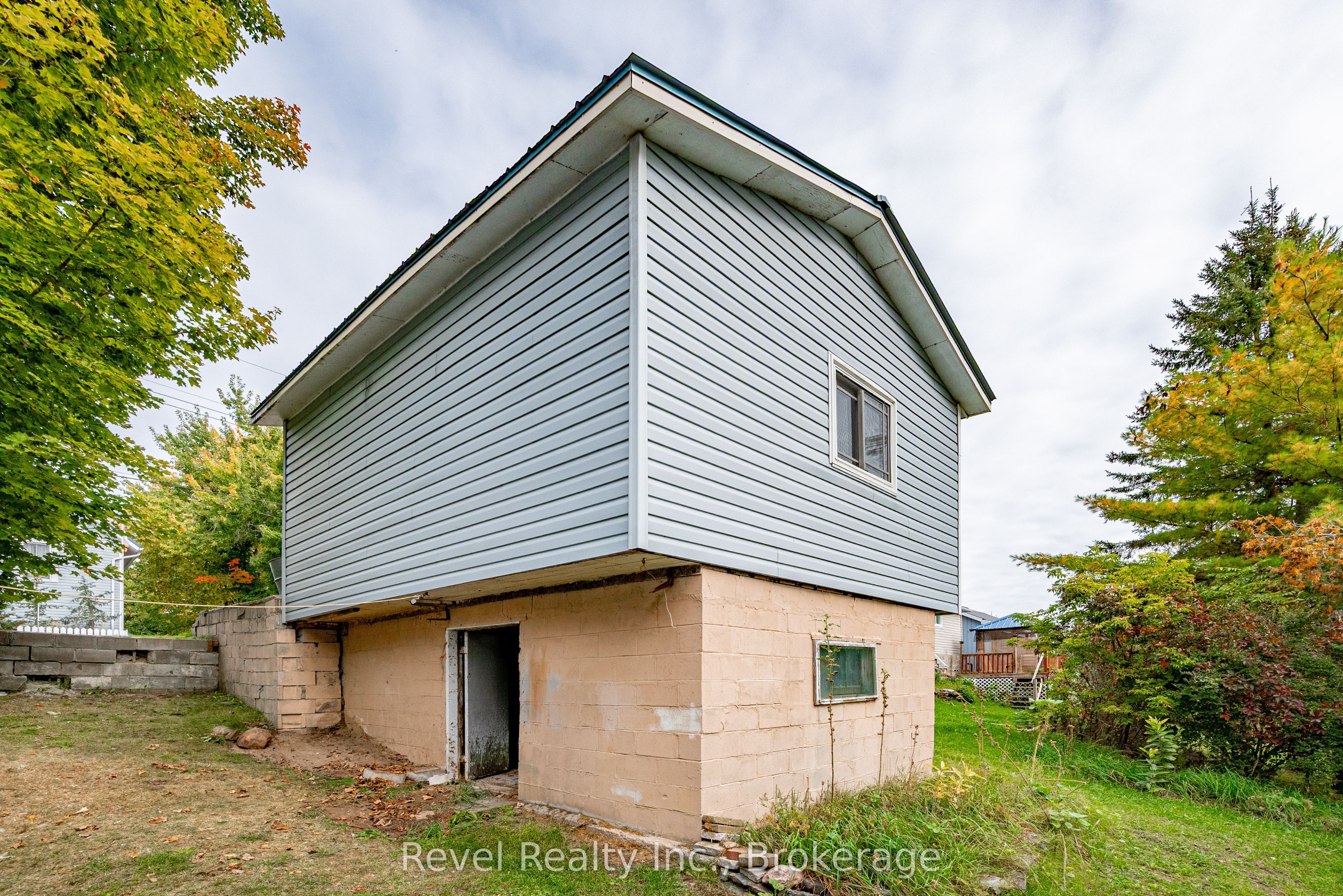 14 Richmond Street E Property Photo 36