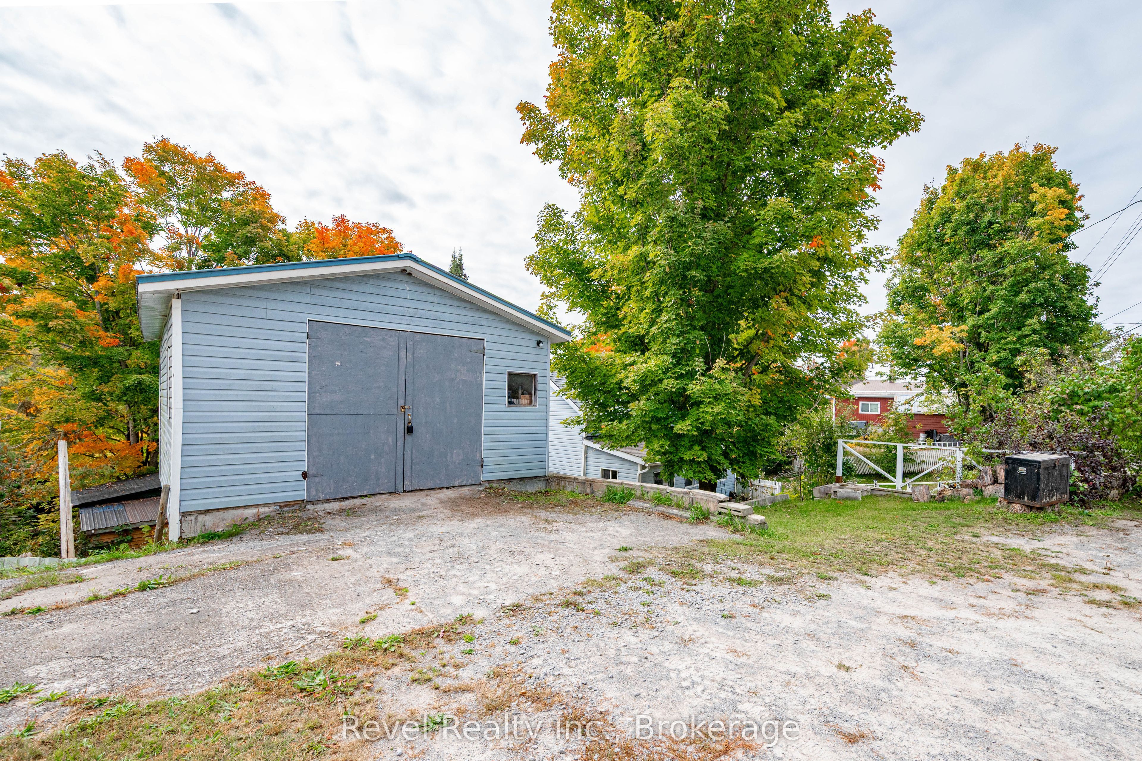 14 Richmond Street E Property Photo 38