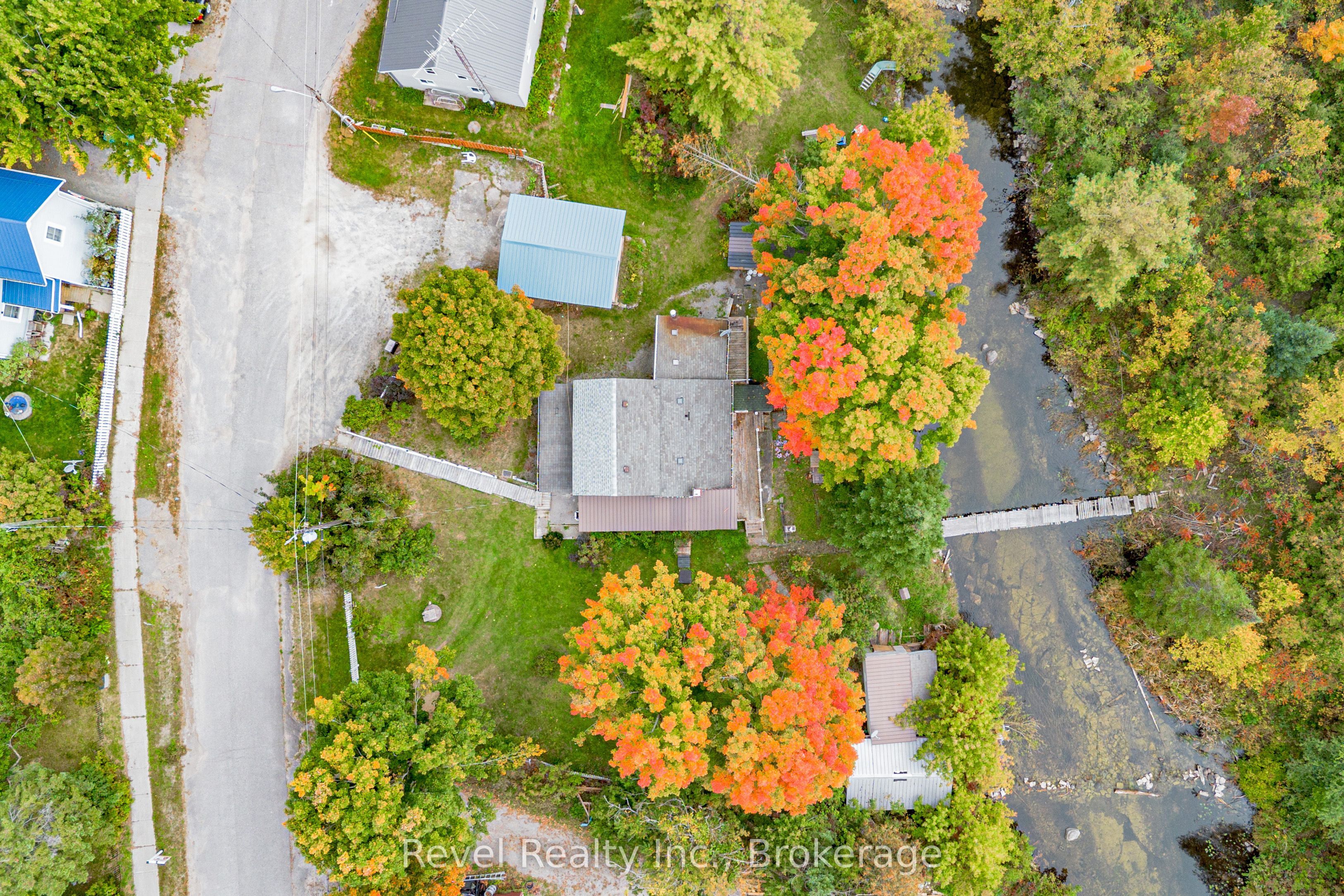 14 Richmond Street E Property Photo 41
