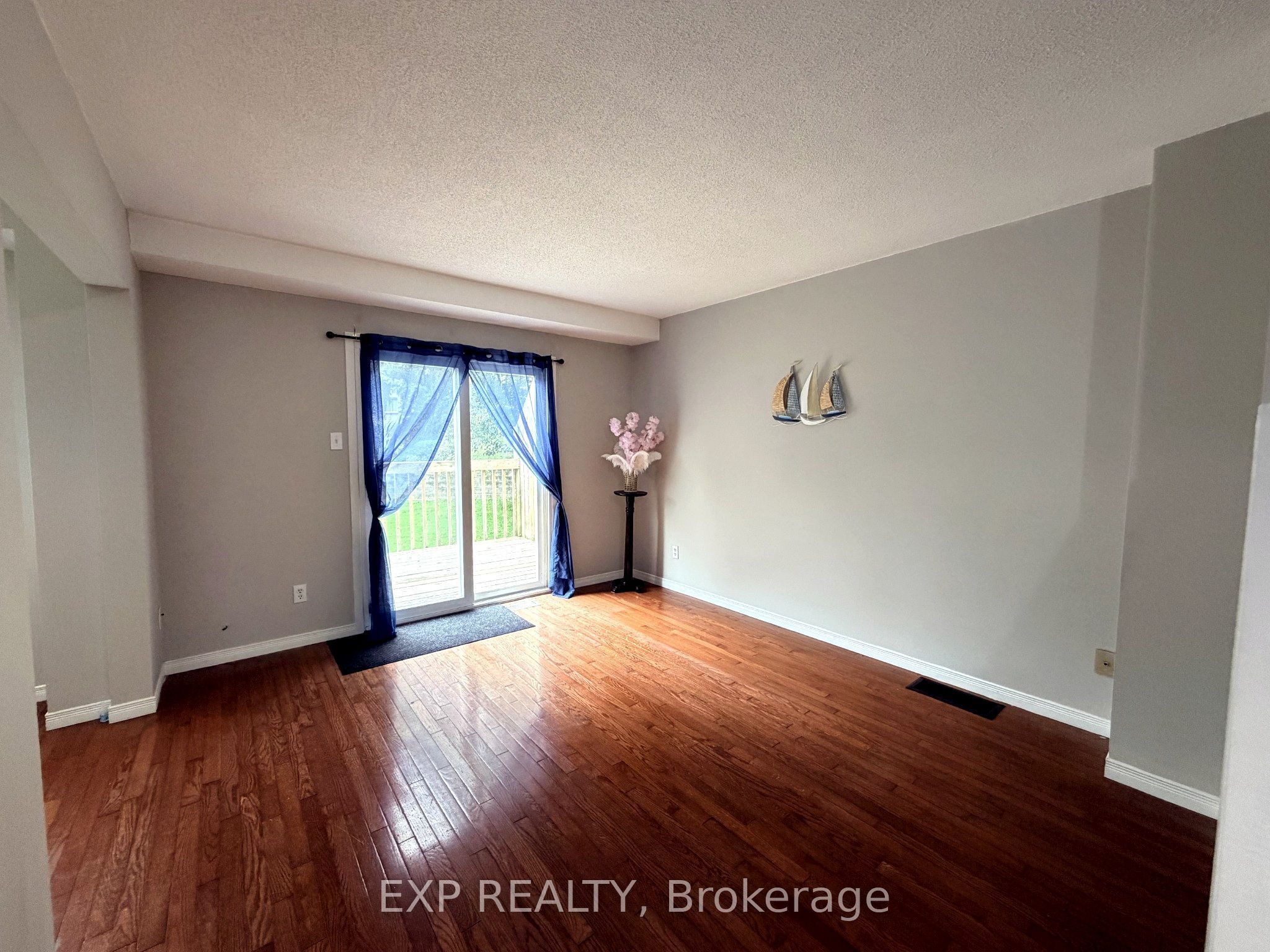 195 Ferguson Drive 6 Property Photo 7