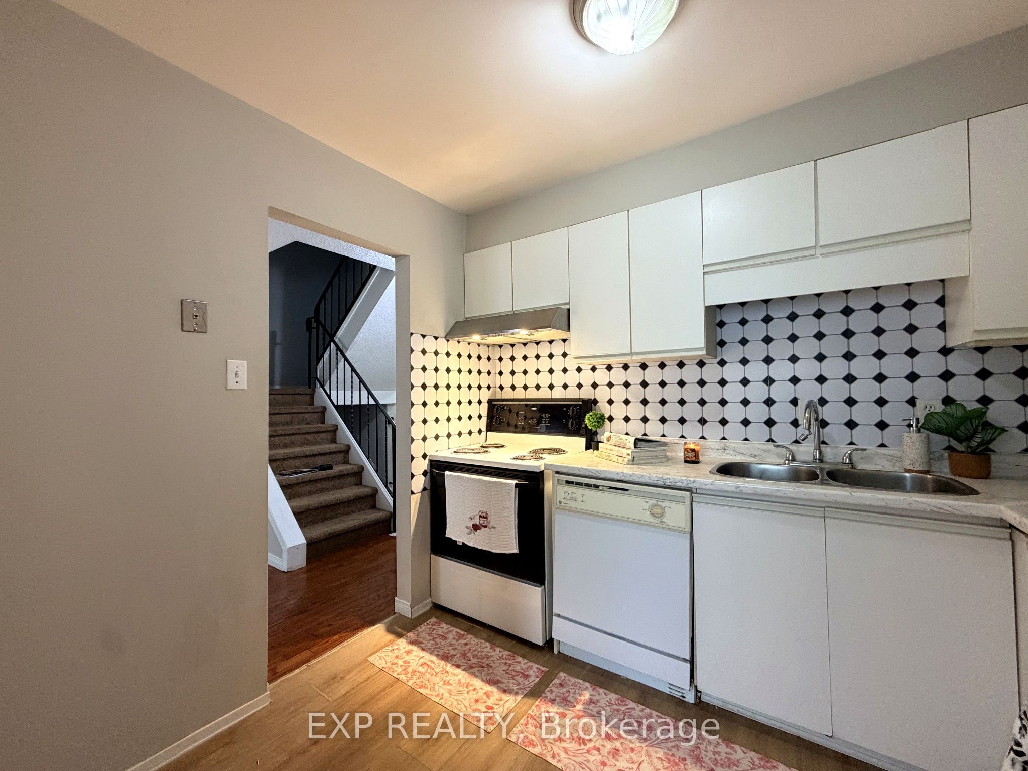 195 Ferguson Drive 6 Property Photo 14
