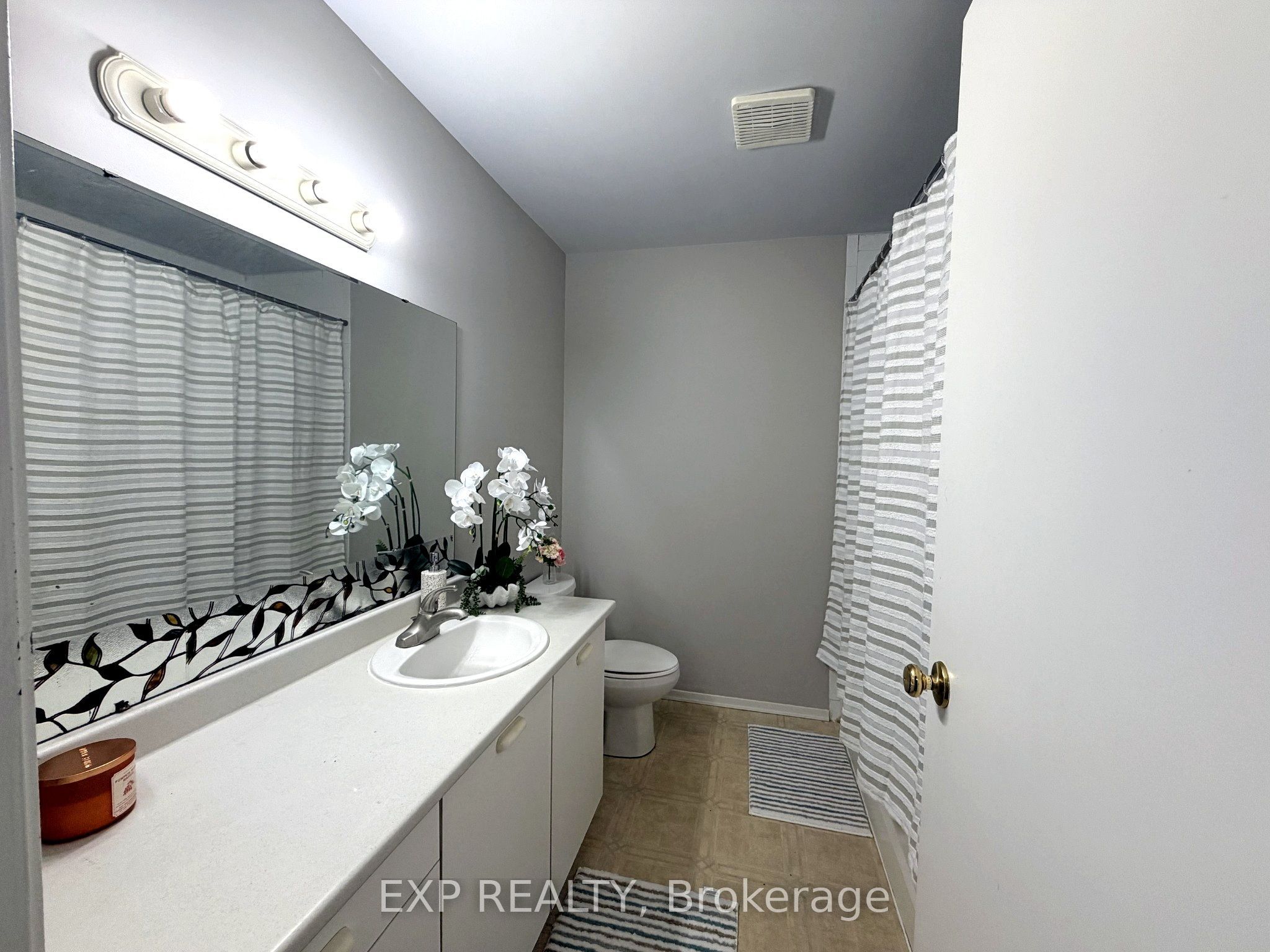 195 Ferguson Drive 6 Property Photo 23