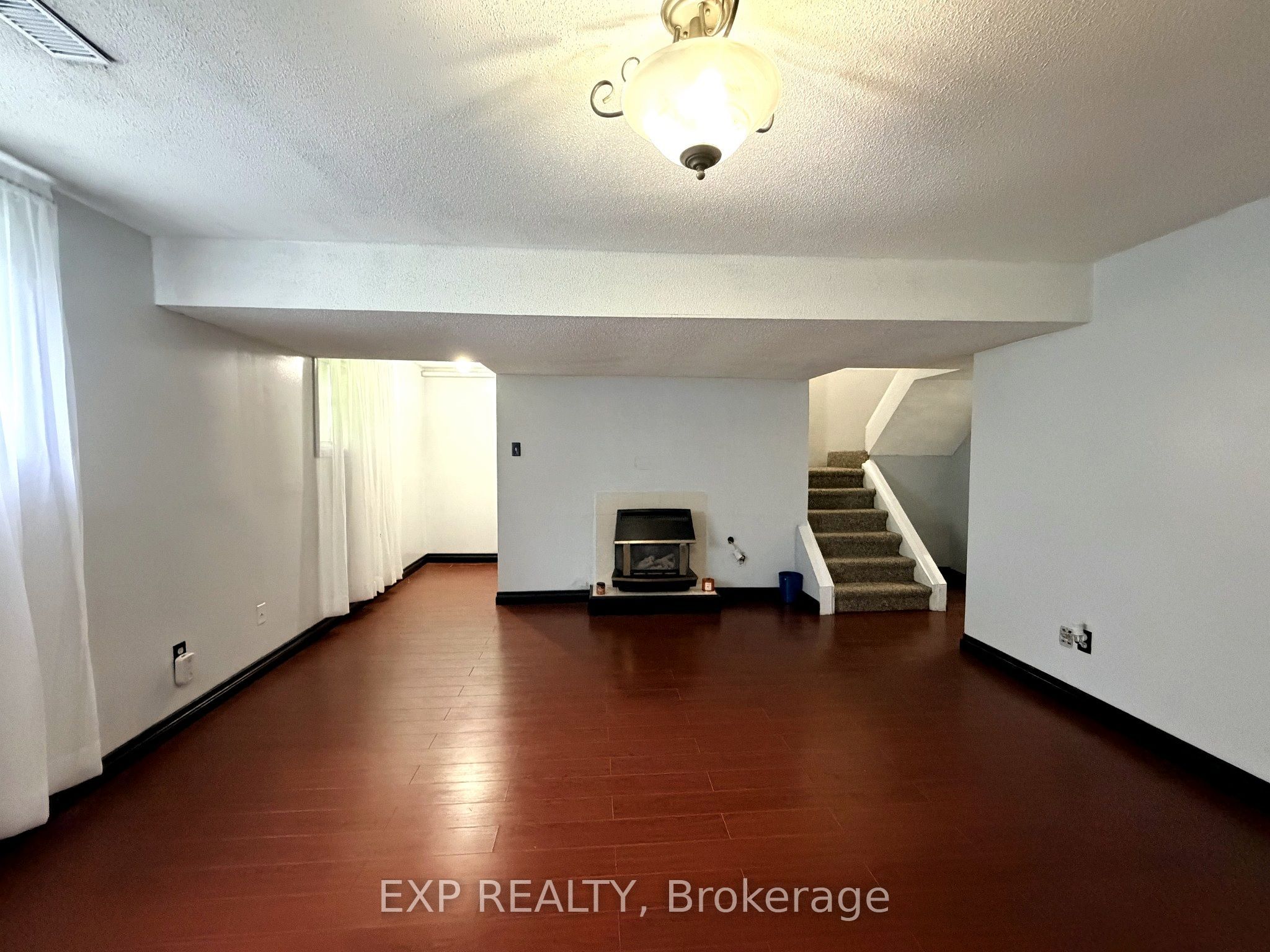 195 Ferguson Drive 6 Property Photo 33