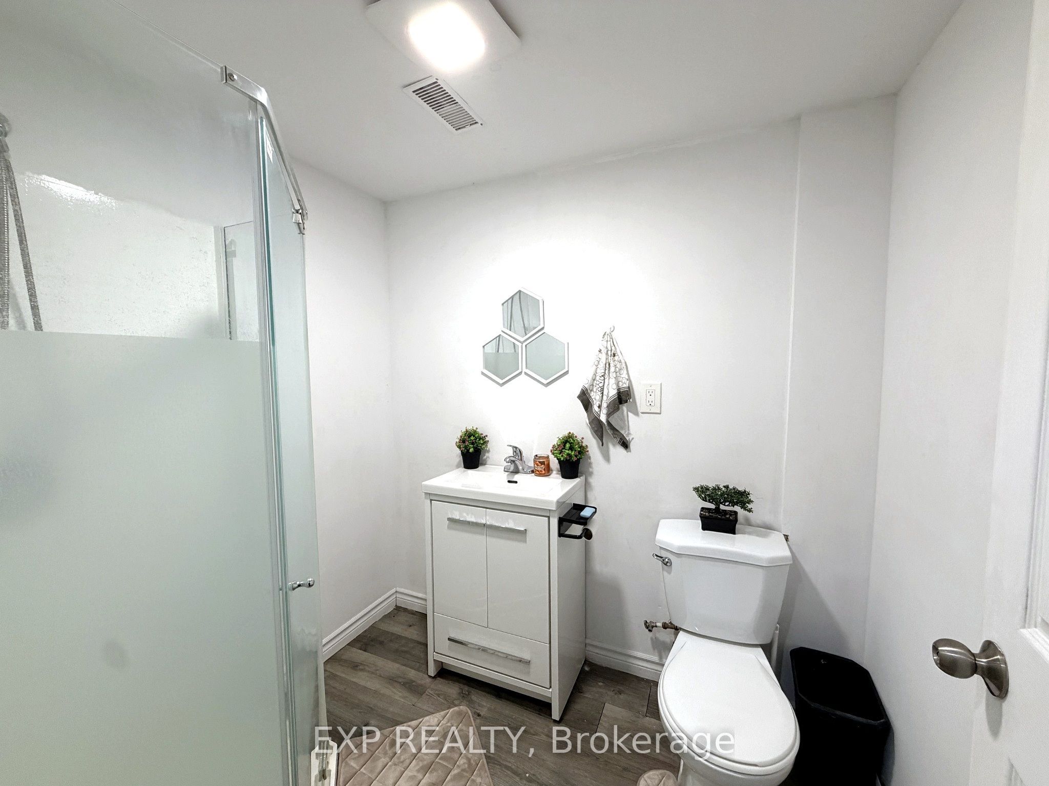 195 Ferguson Drive 6 Property Photo 34