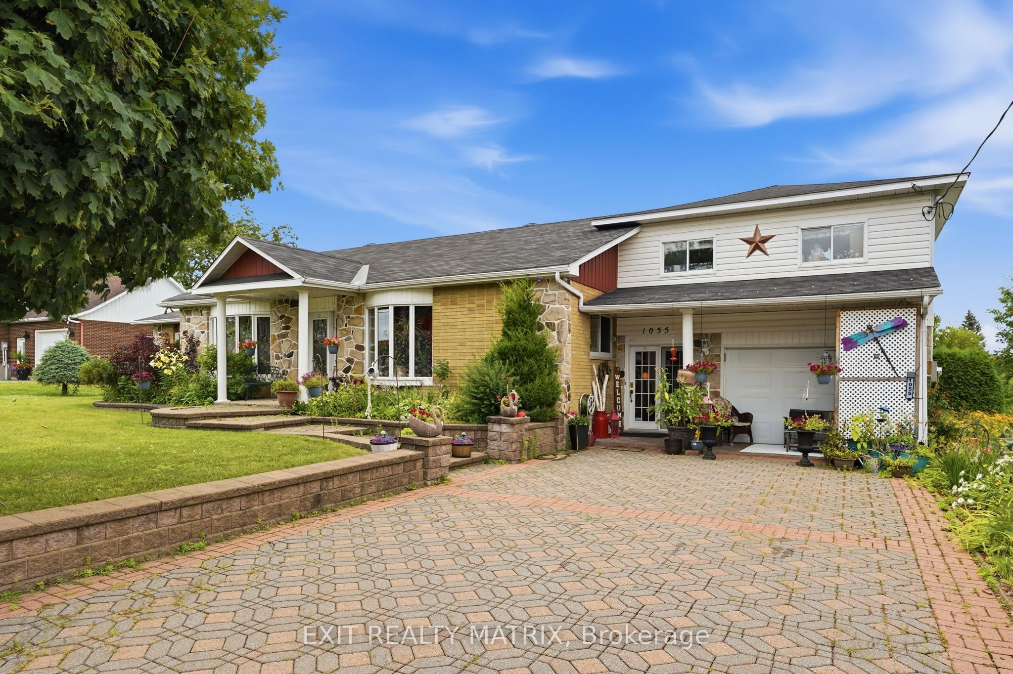 1055 Victoria Street Property Photo 1
