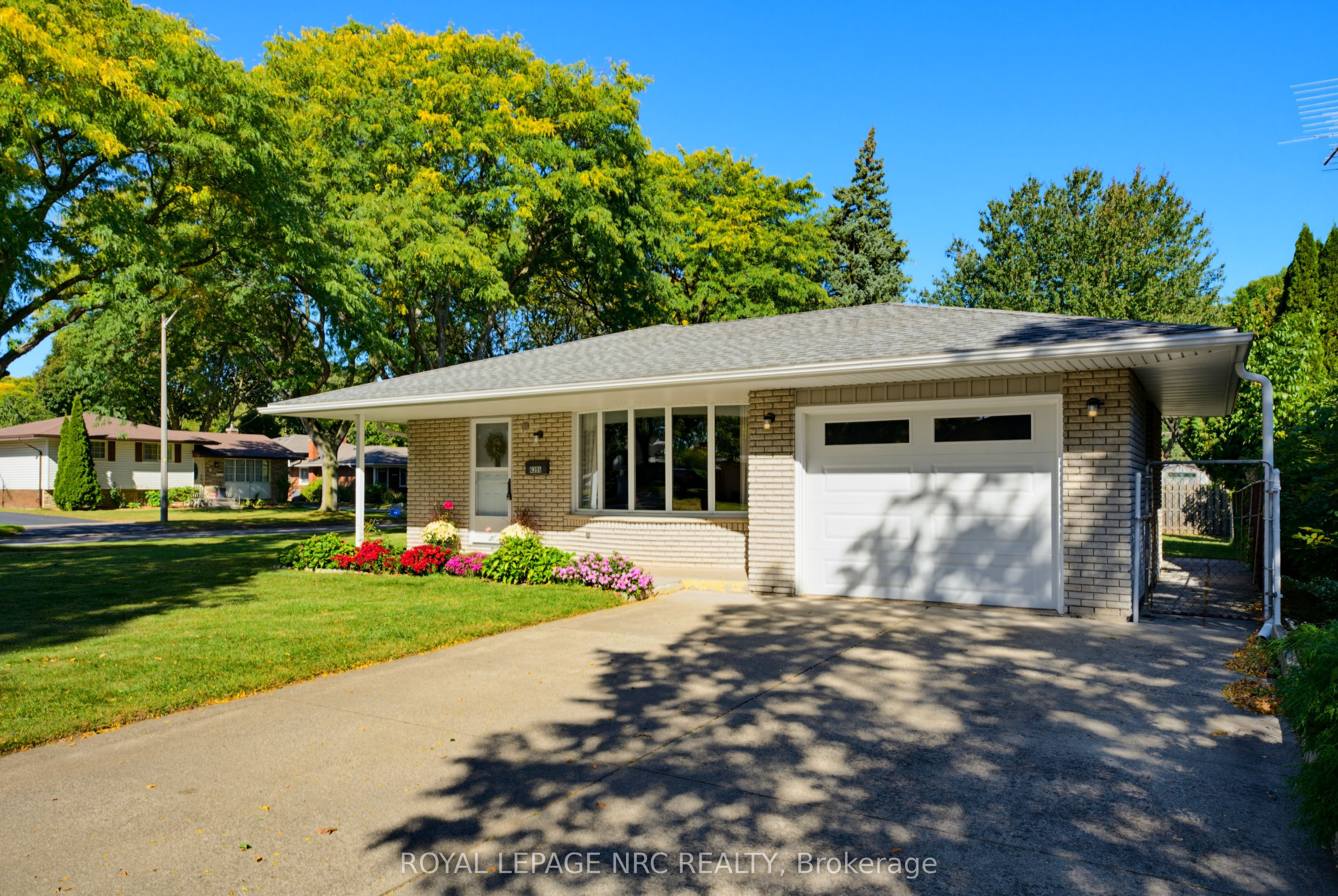 6395 Glengate Street Property Photo 3