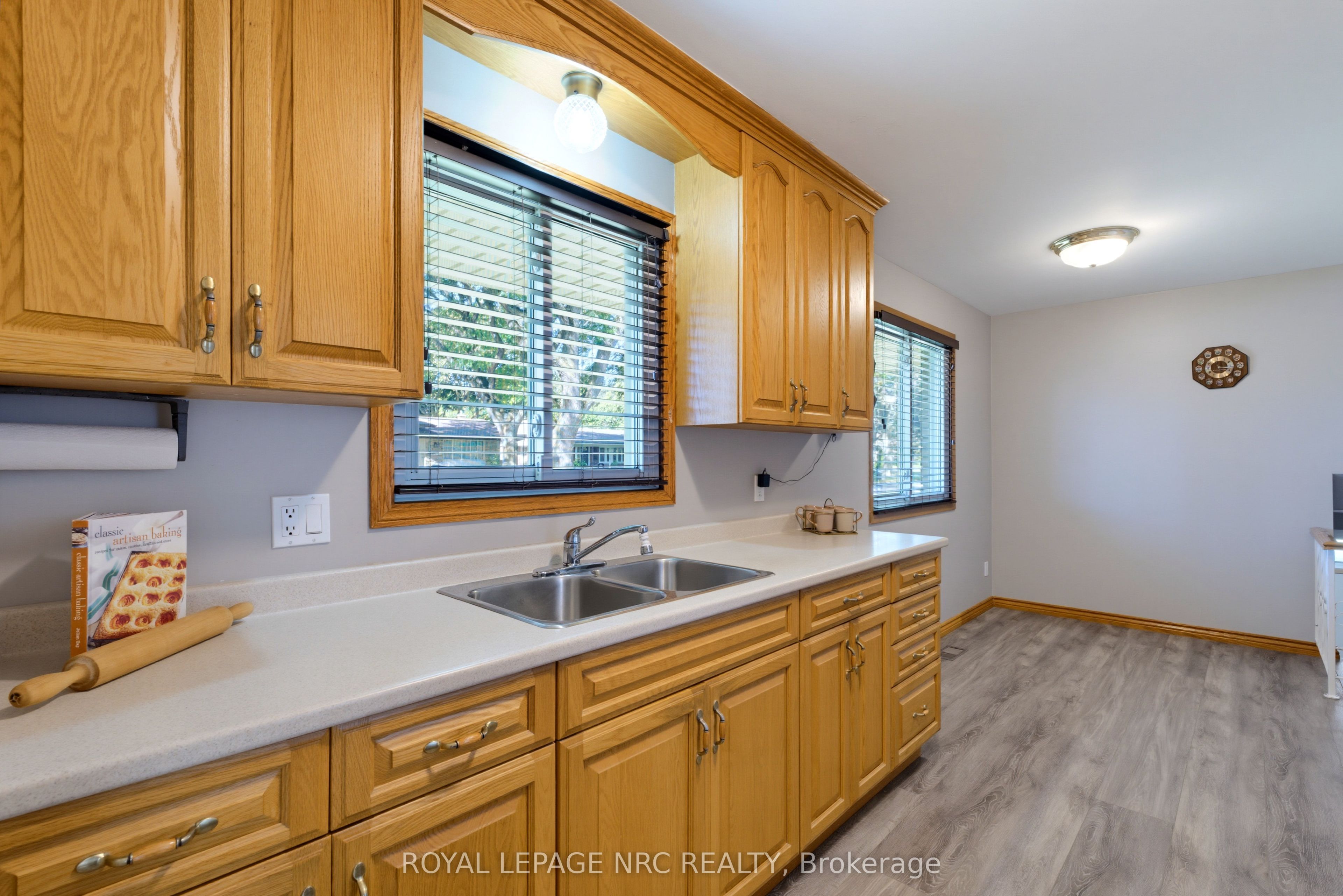 6395 Glengate Street Property Photo 15