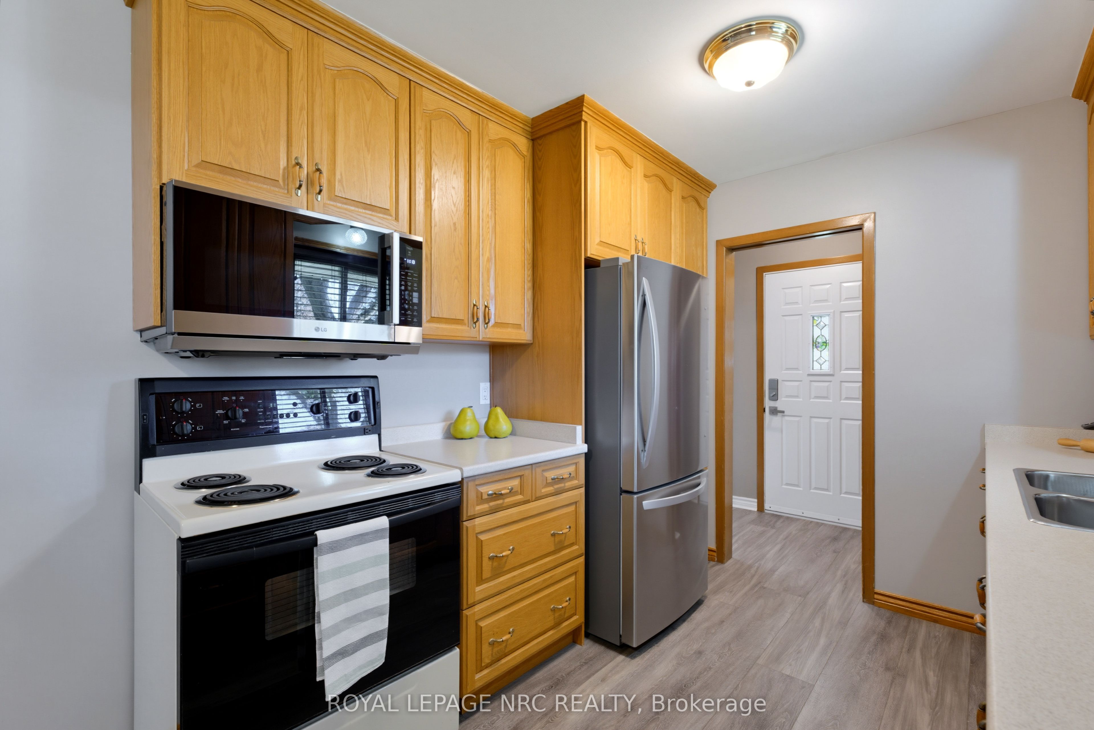 6395 Glengate Street Property Photo 17