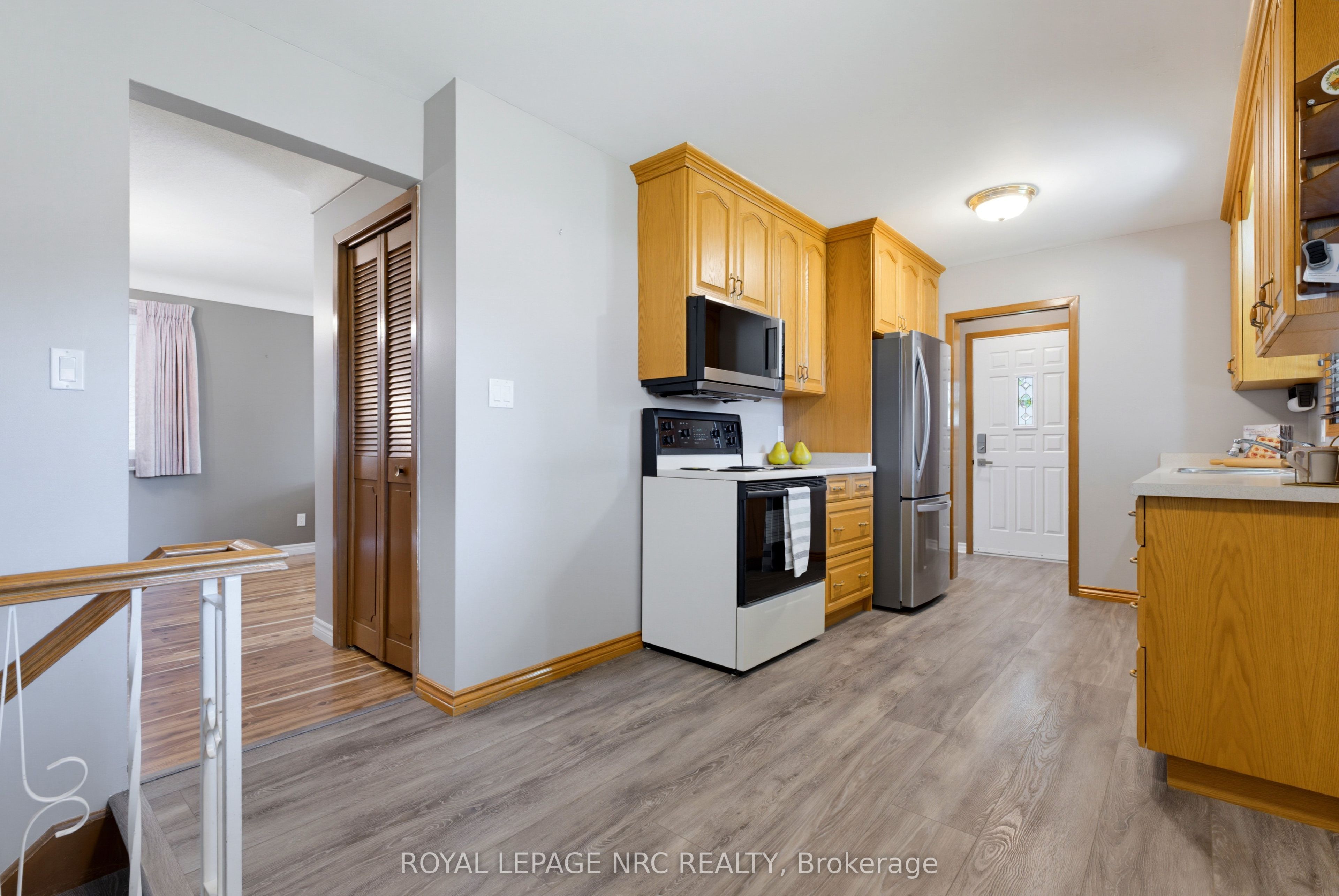 6395 Glengate Street Property Photo 19
