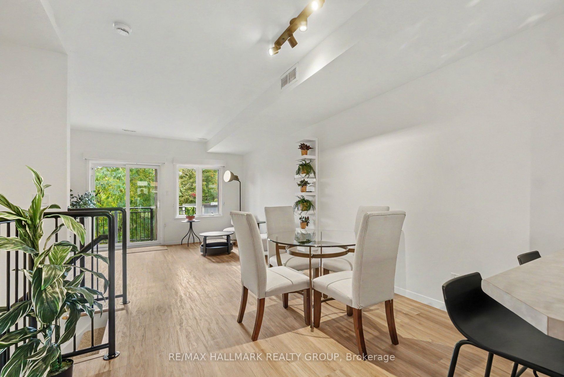 795 Montreal Road 4 Property Photo 6