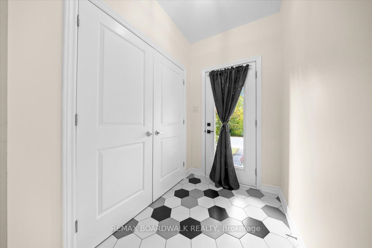 248 Munro Street Property Photo 3