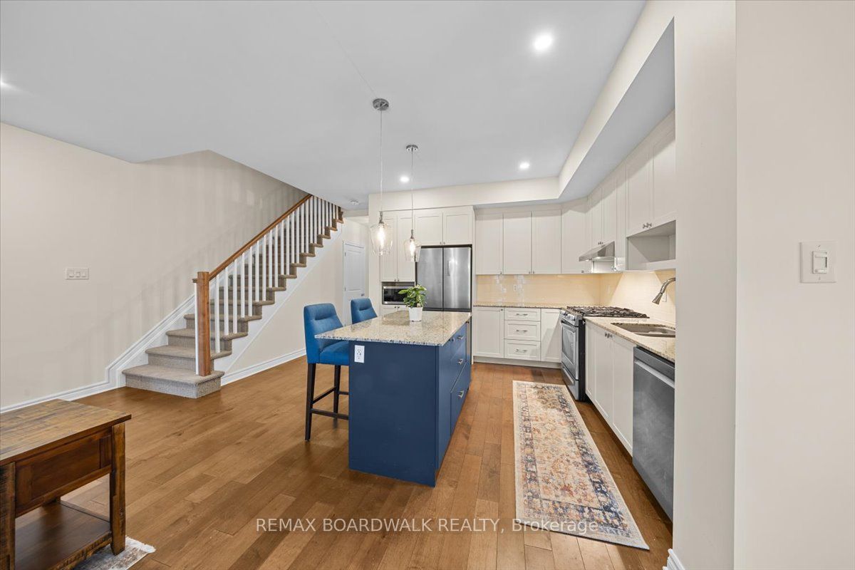 248 Munro Street Property Photo 6