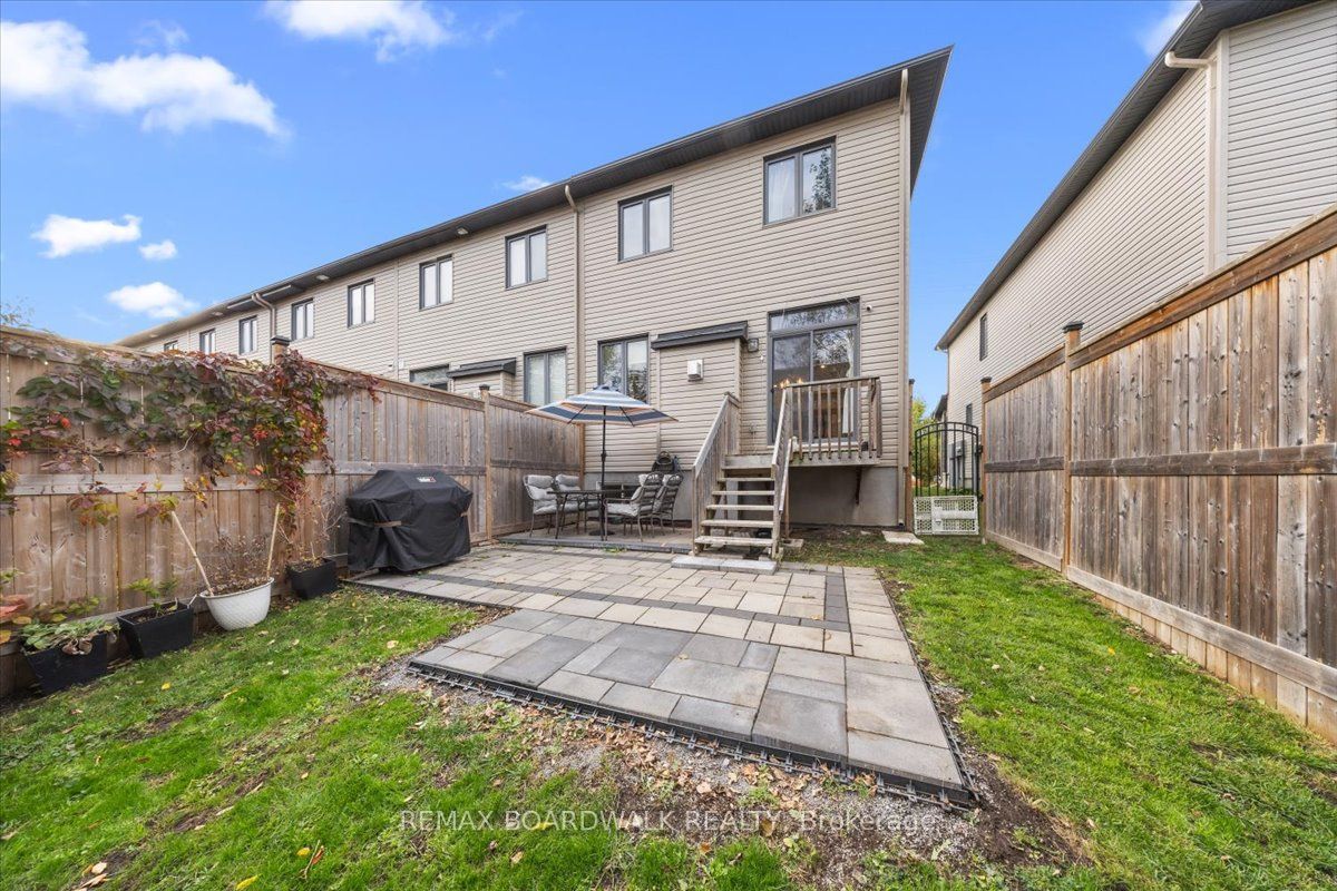 248 Munro Street Property Photo 40