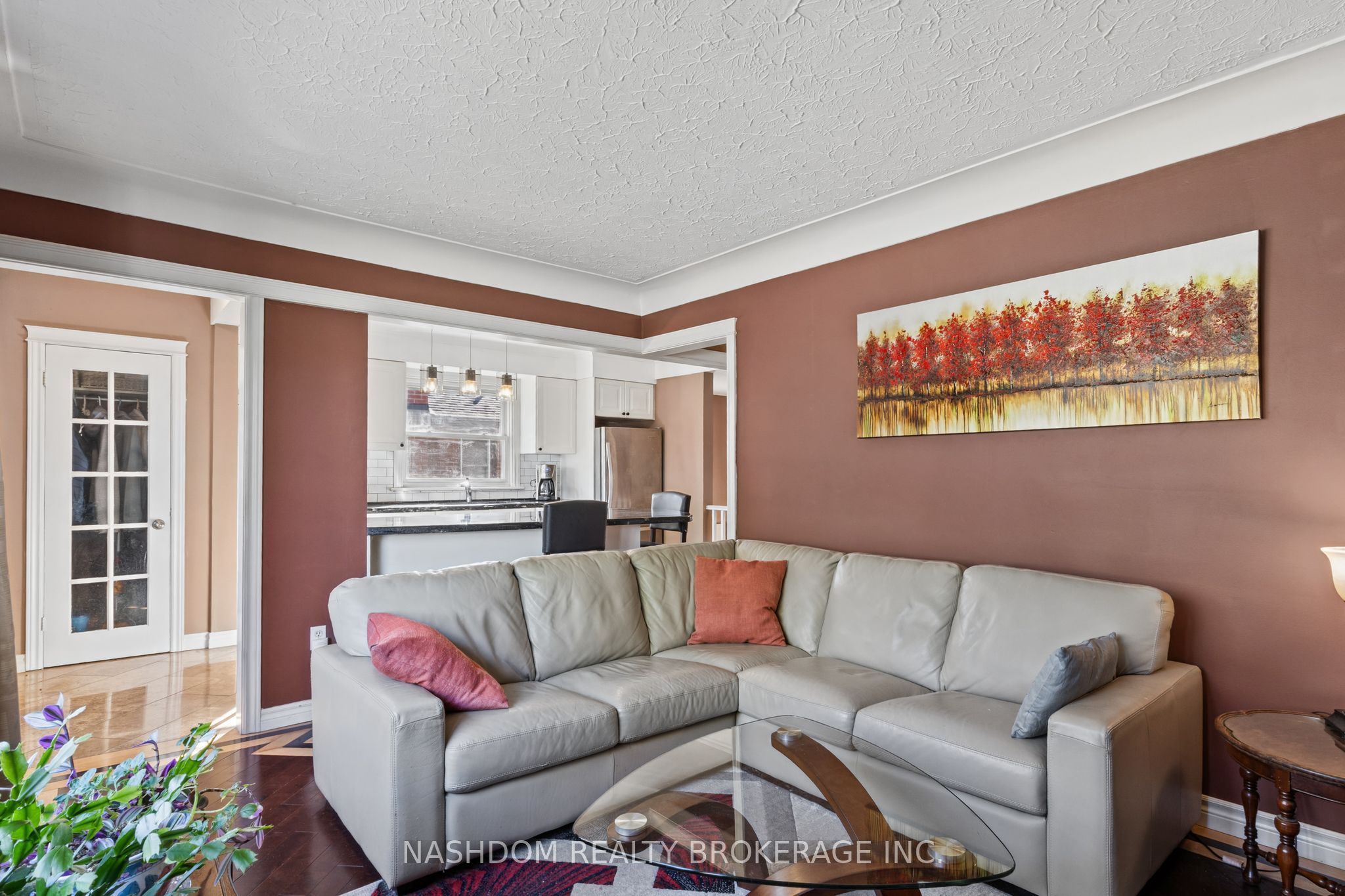 366 East 17th Street Property Photo 17