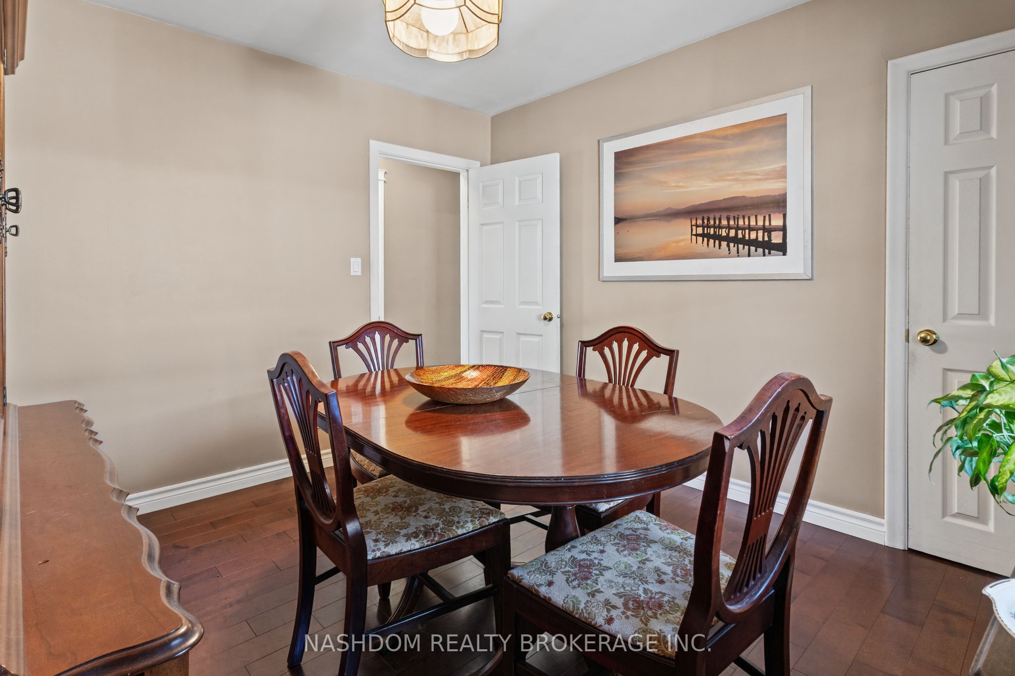 366 East 17th Street Property Photo 19