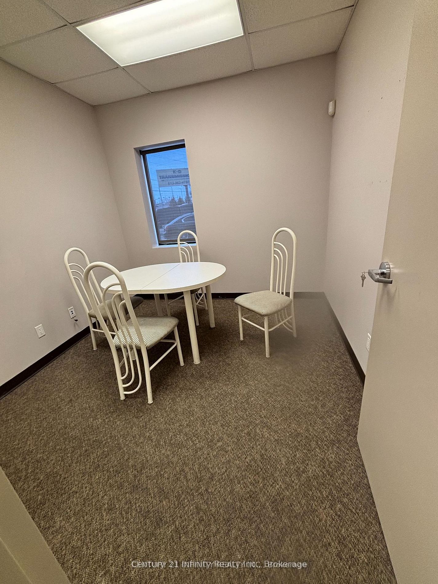 62 Dundas Street W Property Photo 5