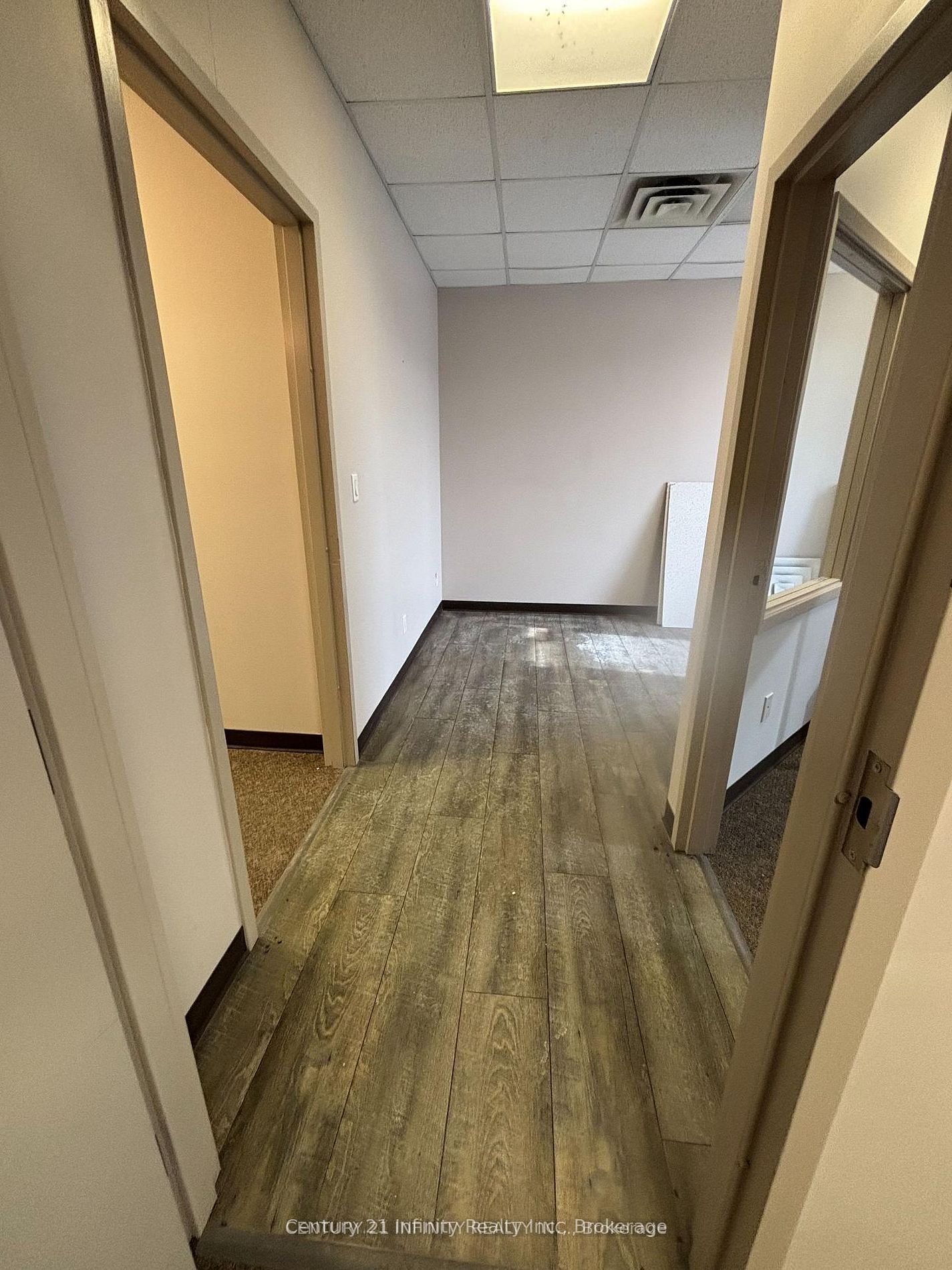 62 Dundas Street W Property Photo 11