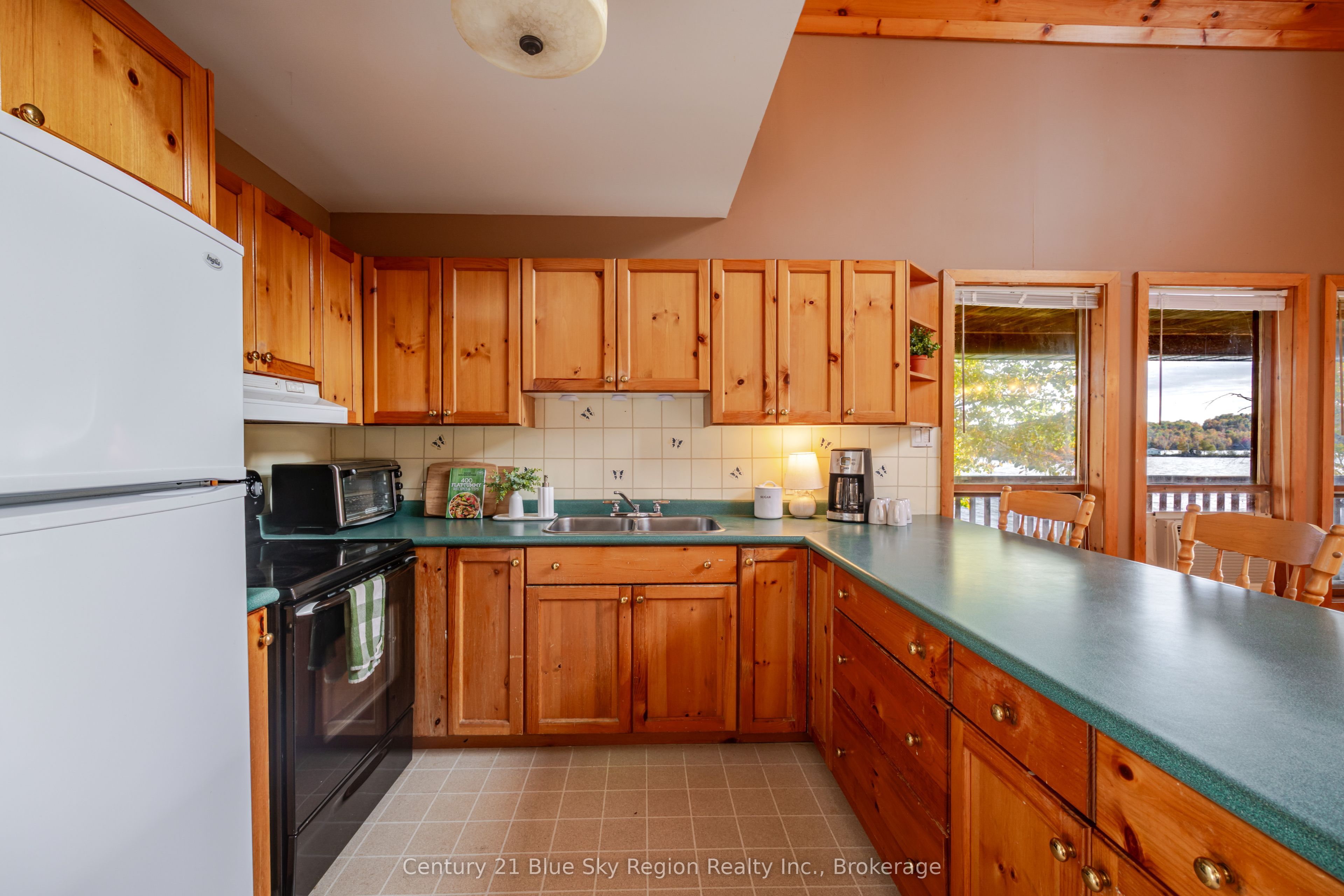 102 North Star Drive W Property Photo 8