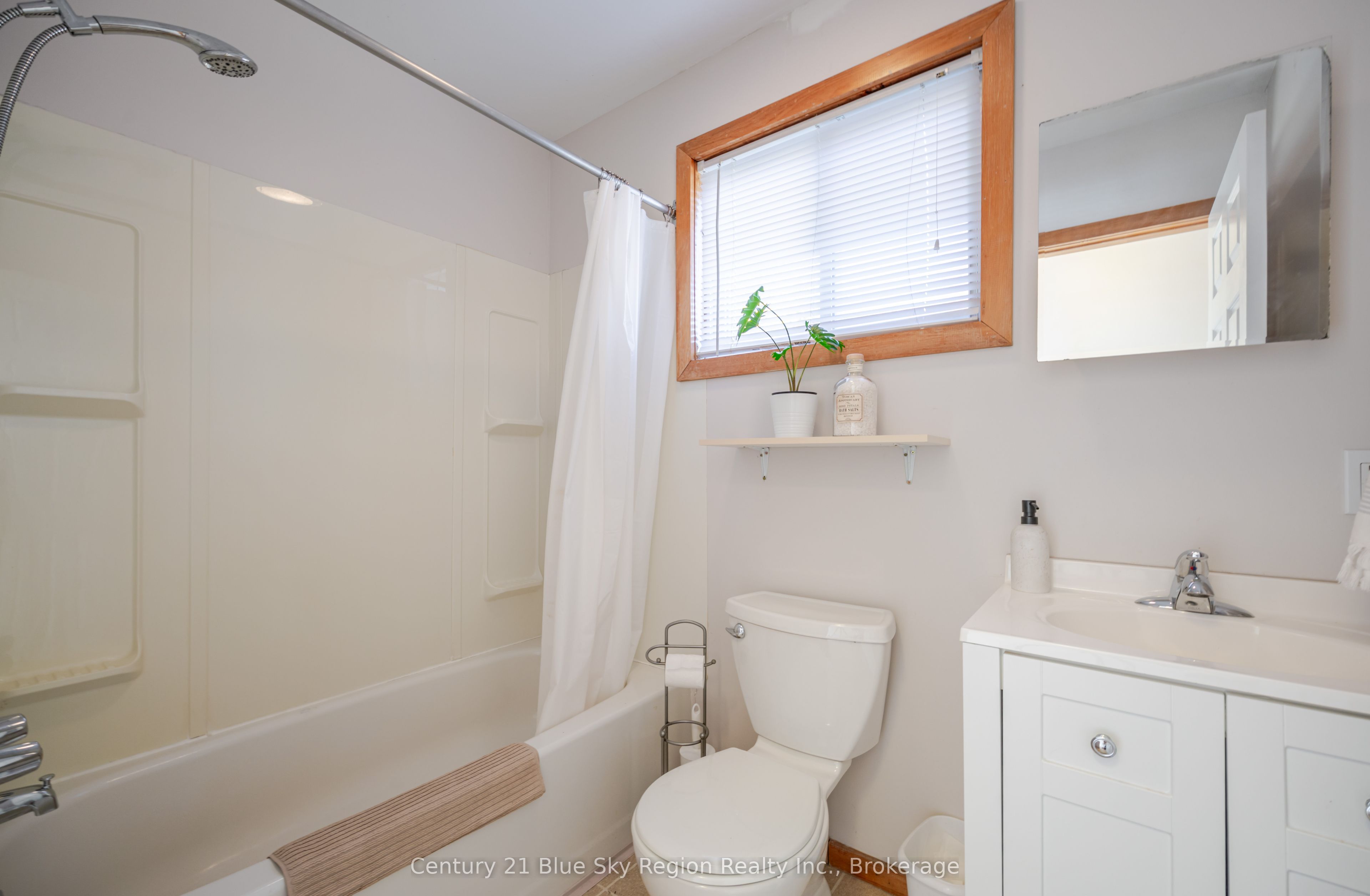 102 North Star Drive W Property Photo 15