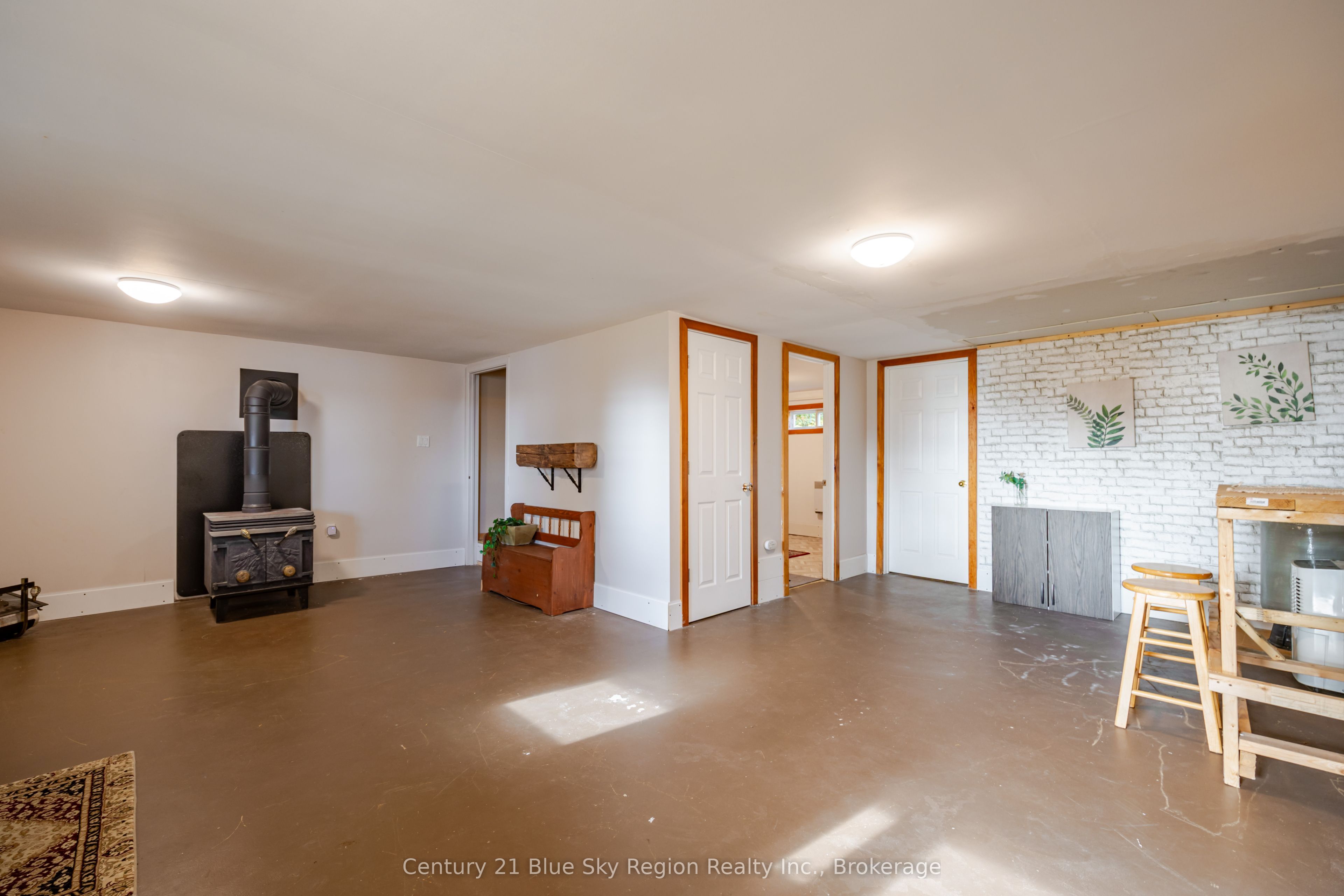 102 North Star Drive W Property Photo 25
