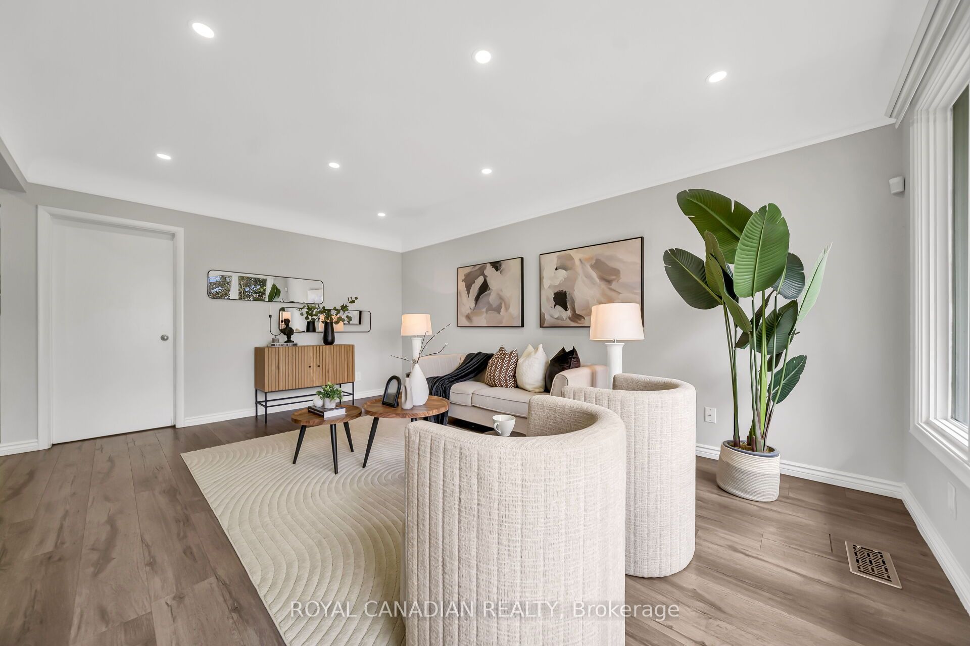 284 Cedar Crescent Property Photo 10