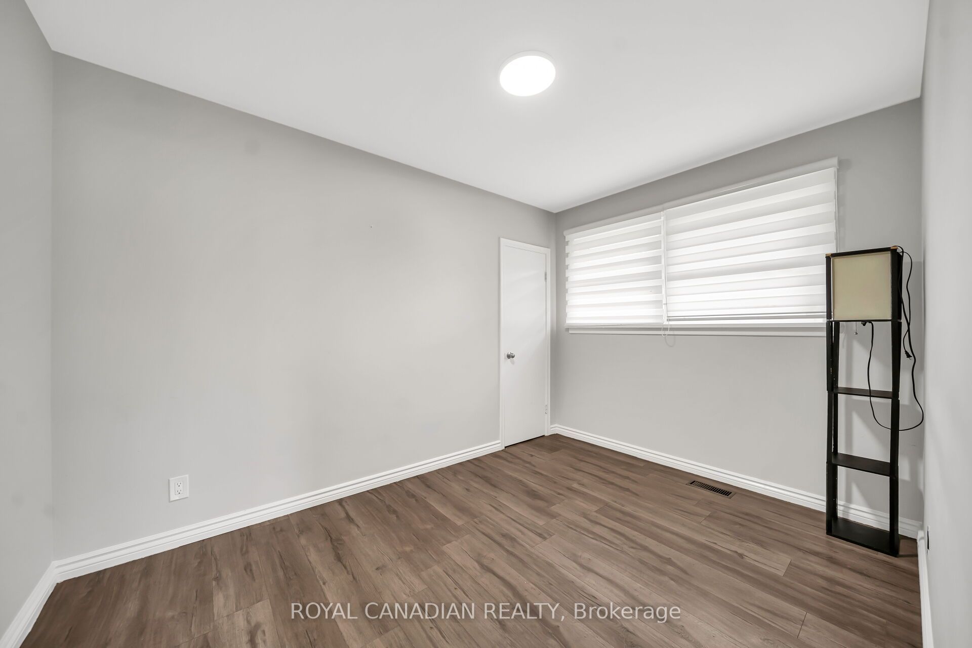 284 Cedar Crescent Property Photo 24