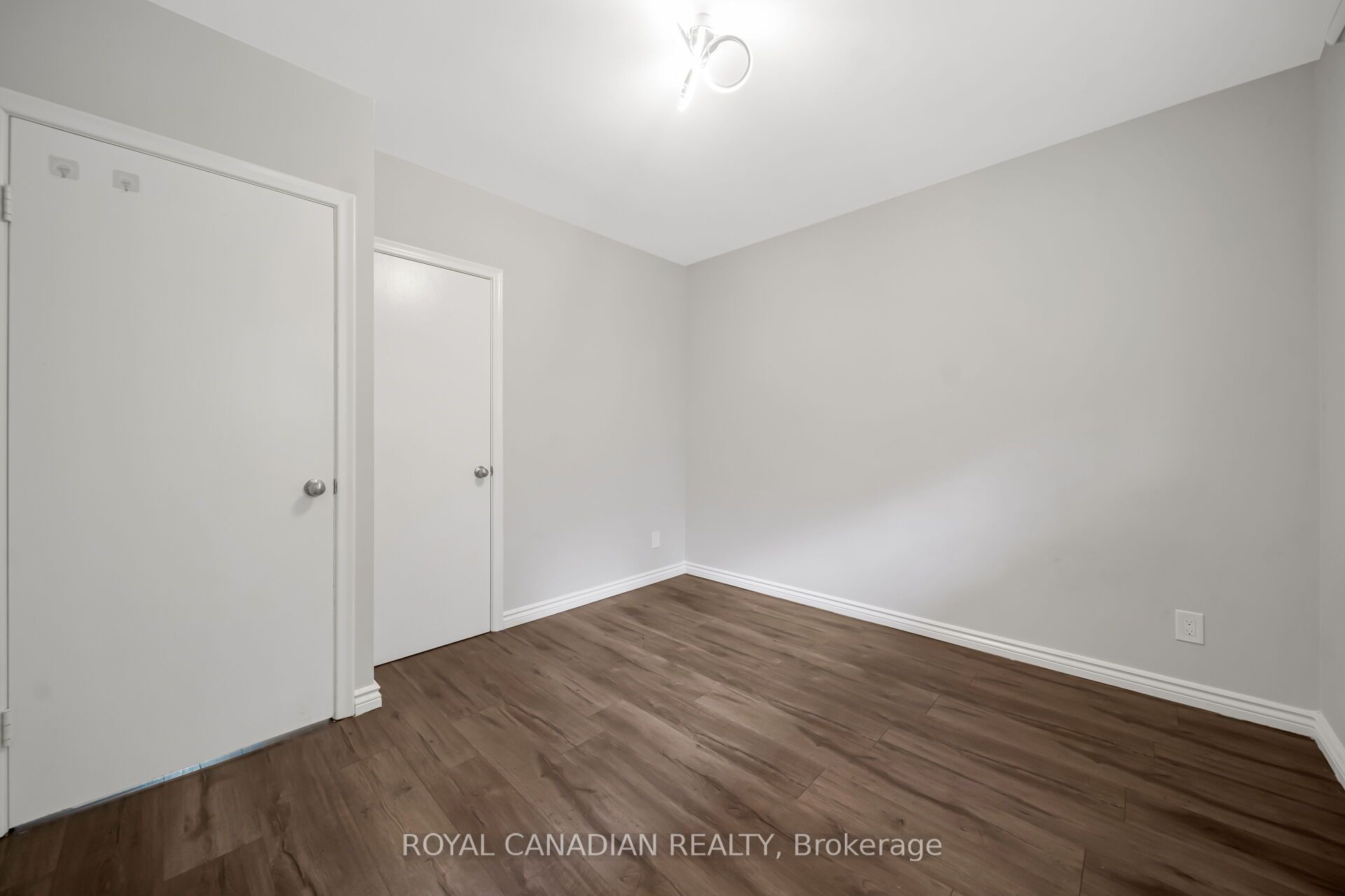 284 Cedar Crescent Property Photo 27