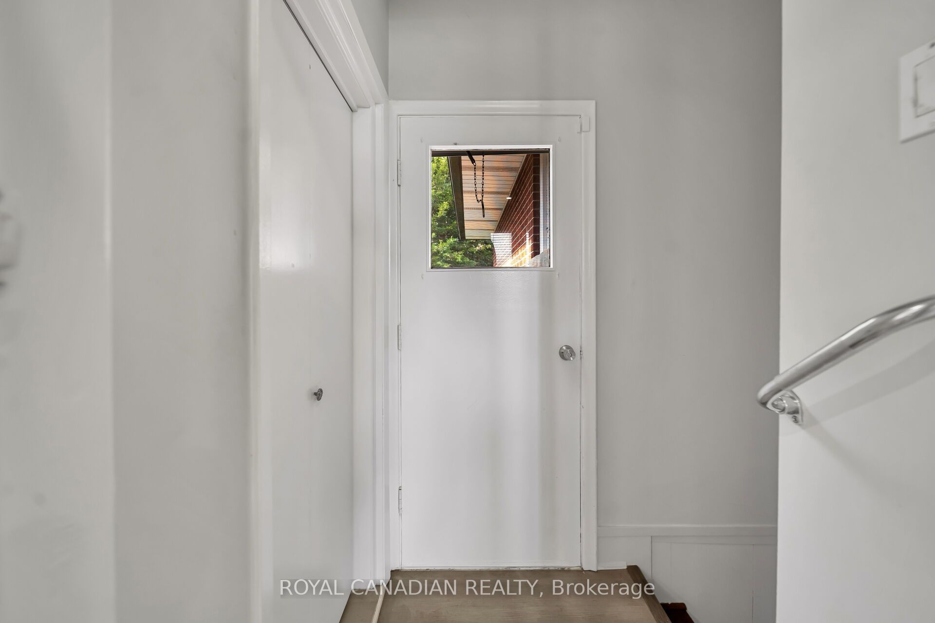 284 Cedar Crescent Property Photo 28