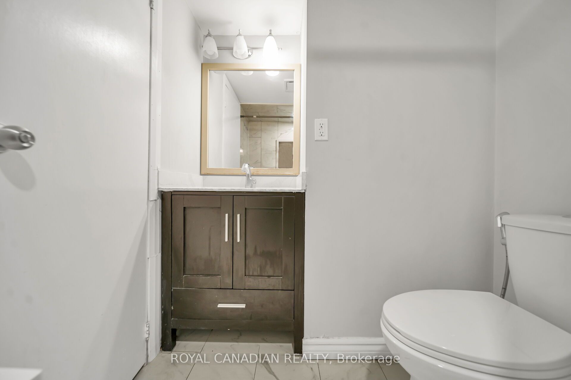 284 Cedar Crescent Property Photo 32