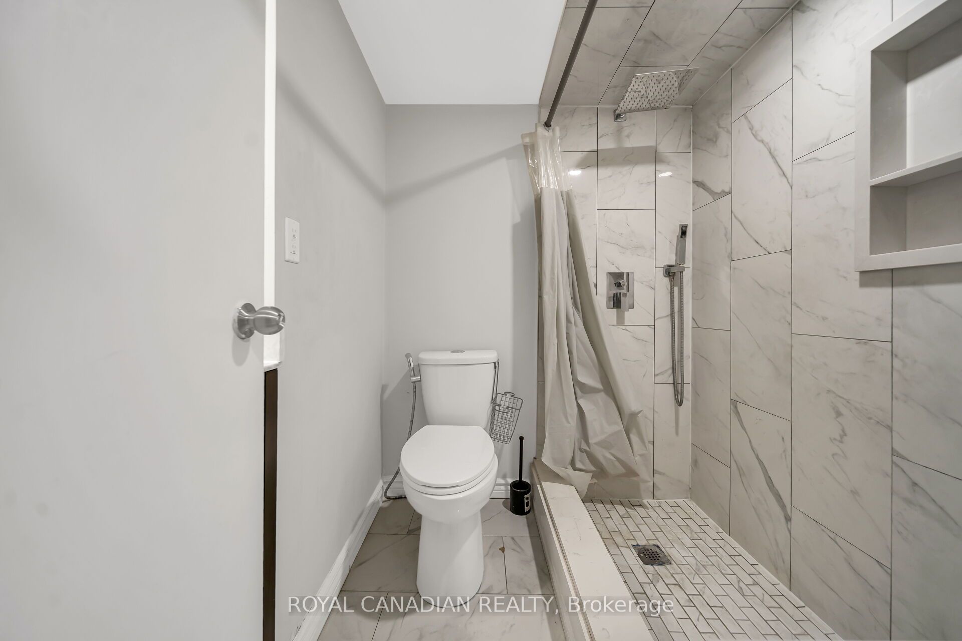 284 Cedar Crescent Property Photo 33