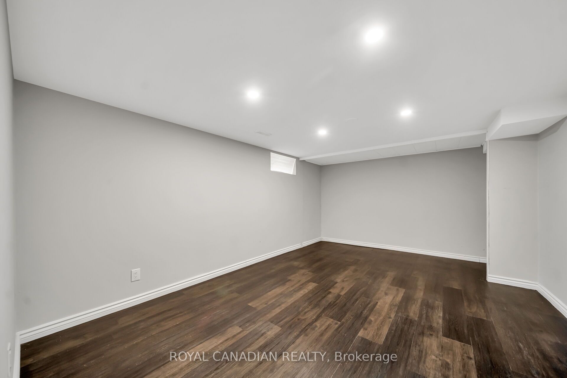284 Cedar Crescent Property Photo 37