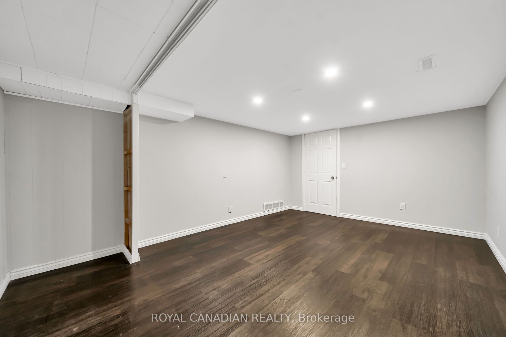 284 Cedar Crescent Property Photo 38