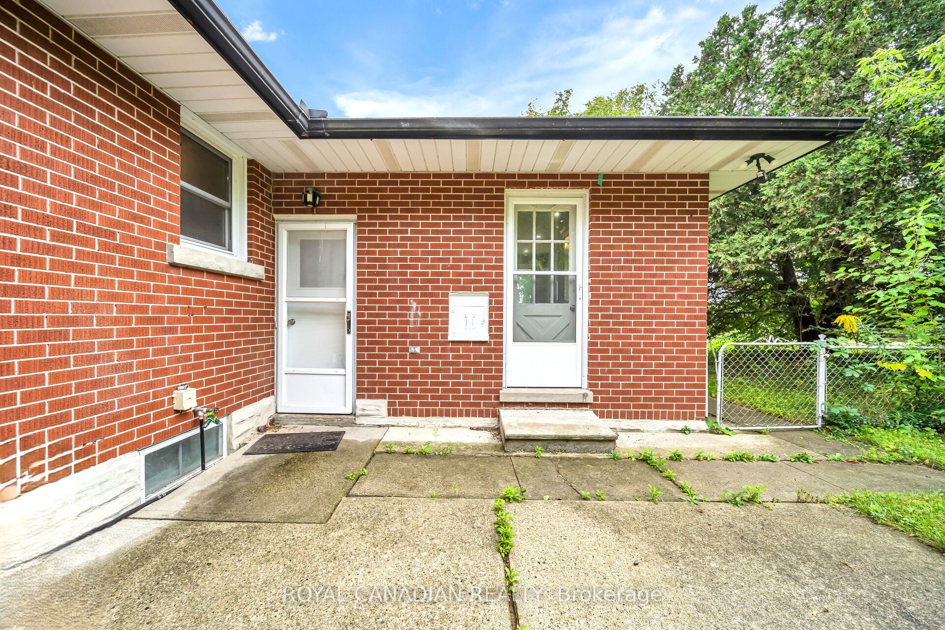 284 Cedar Crescent Property Photo 40