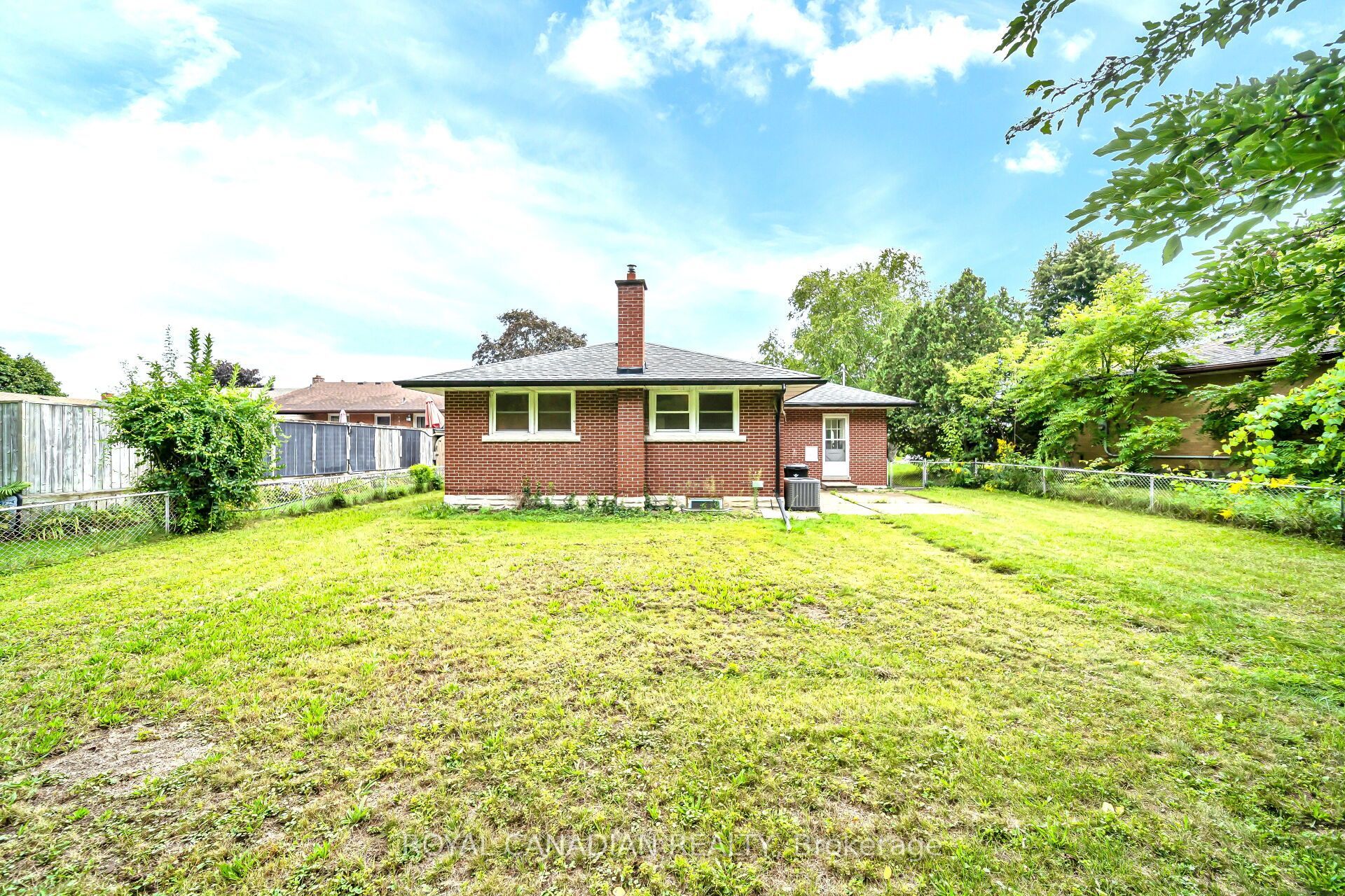 284 Cedar Crescent Property Photo 41
