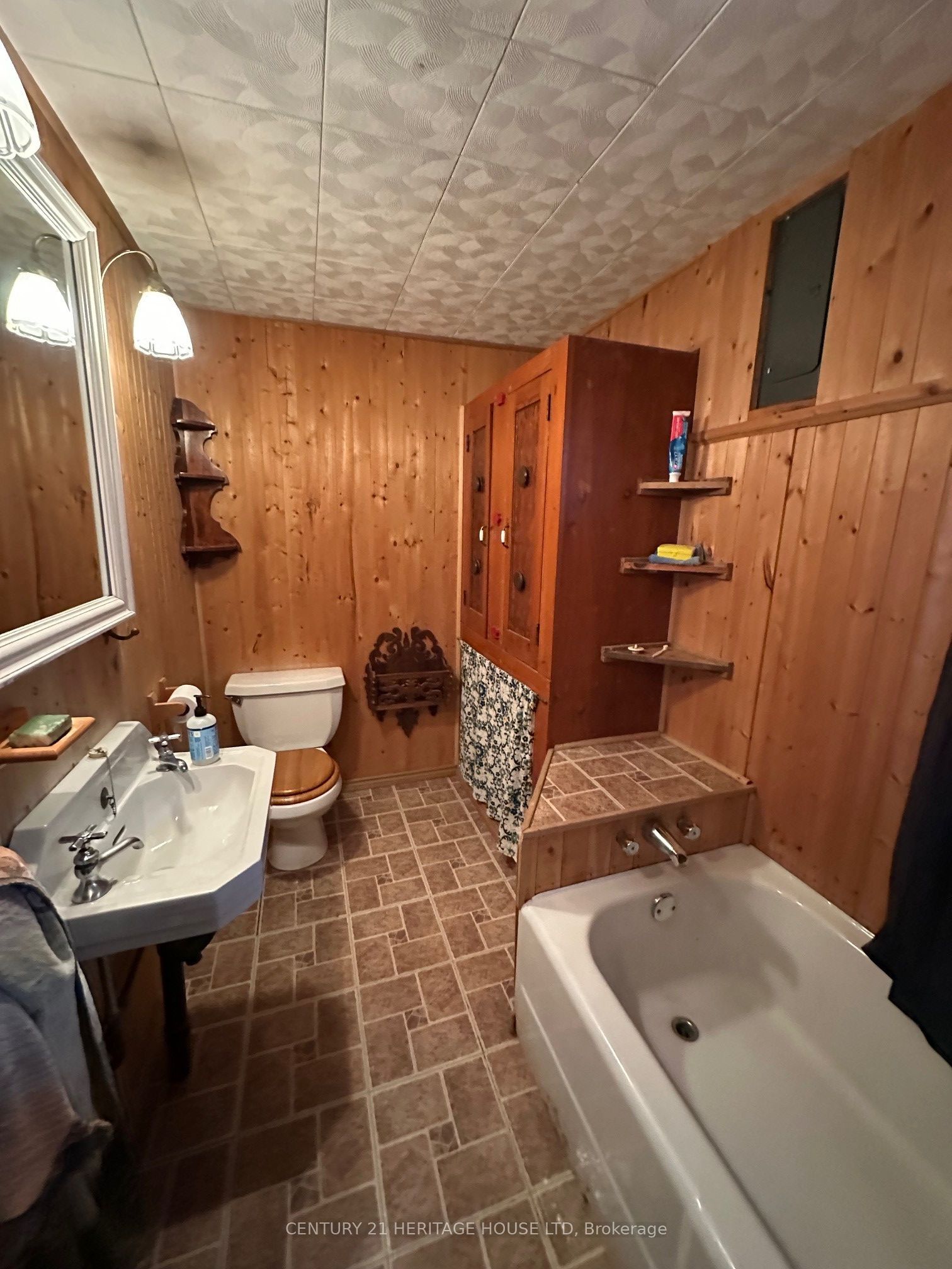 3393 Waneeta Drive Property Photo 12