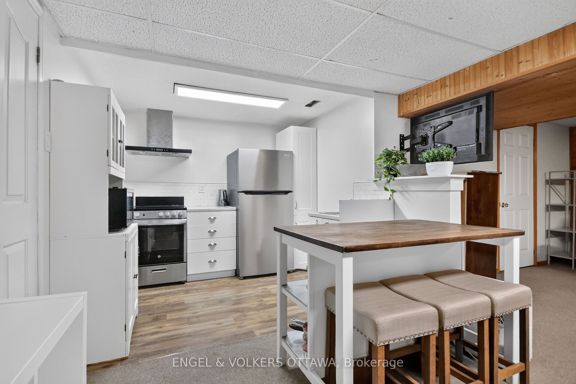 138 Sherway Drive Property Photo 4